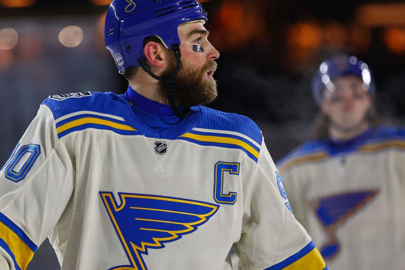 MINNEAPOLIS, MN - JANUARY 01: Ryan O'Reilly #90 of the St. Louis Blues during the game against the Minnesota Wild at Target Field on January 1, 2022 in Minneapolis, Minnesota. (Photo by Harrison Barden/Getty Images) 
