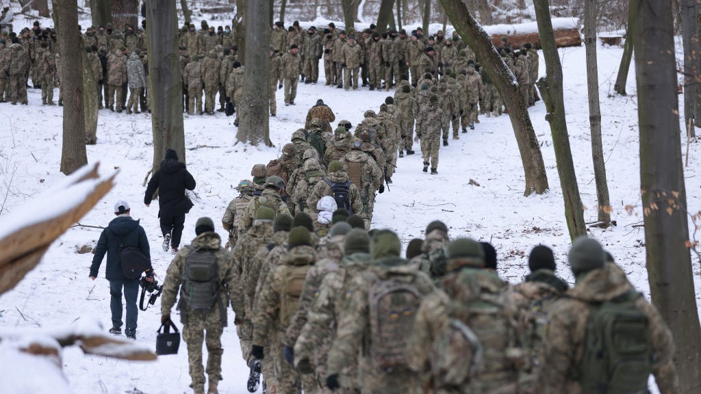US teaches Ukraine soldiers to use major weapons