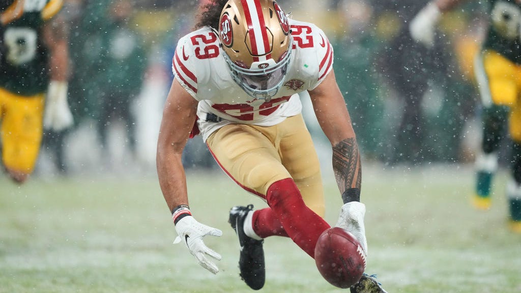 Epic blocked punt leads to thrilling 49ers playoff upset vs. the Packers
