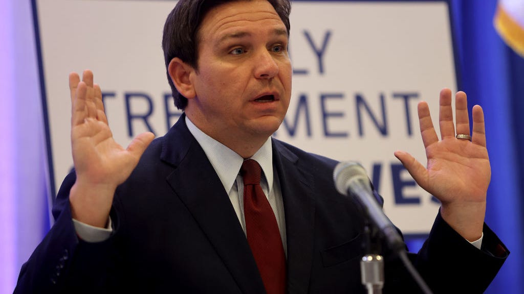 DeSantis mocks students for wearing masks