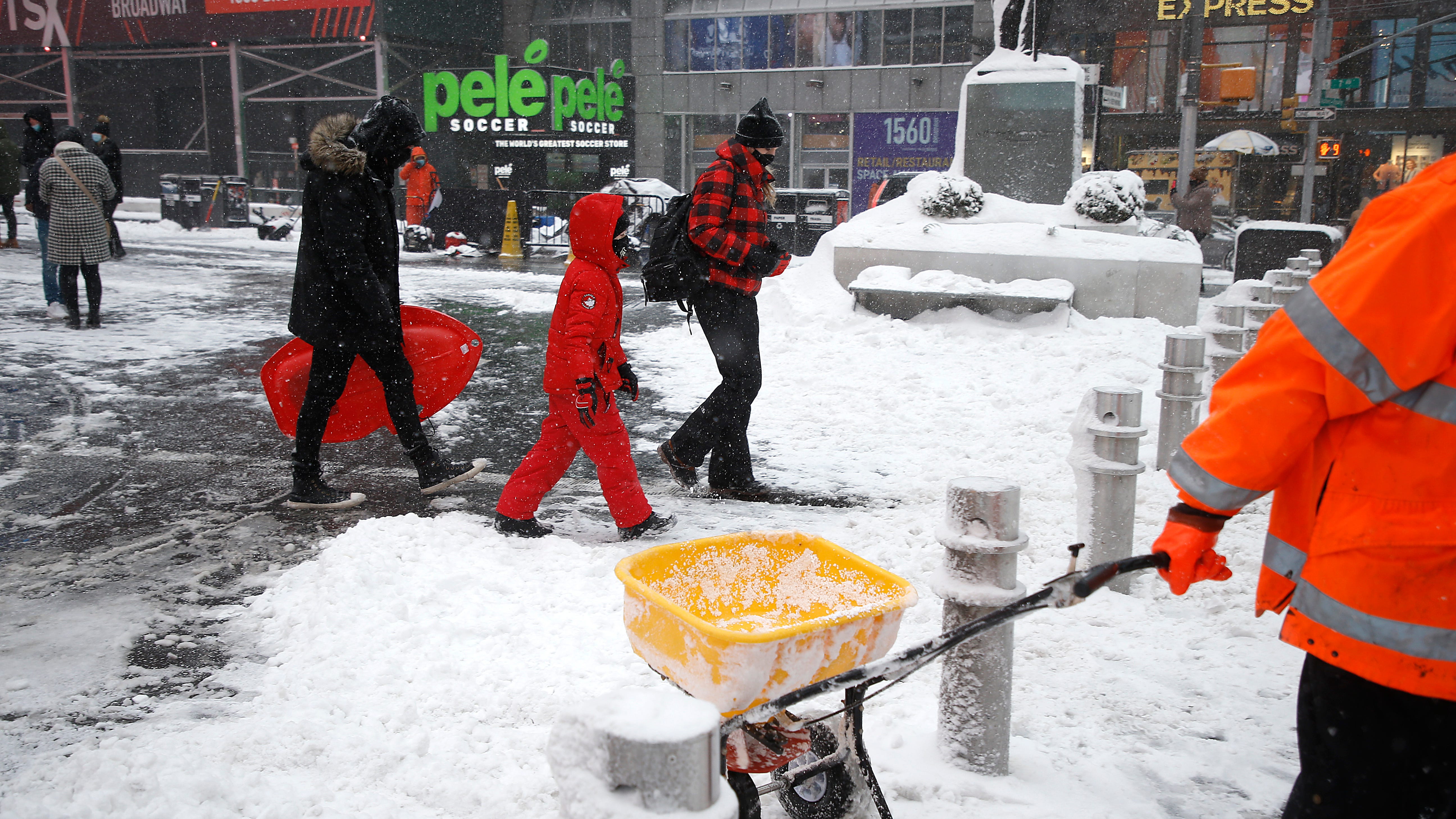 LIVE UPDATES: Nor'easter slams NYC area with strong winds, heavy snow; winter storm, blizzard warnings in effect