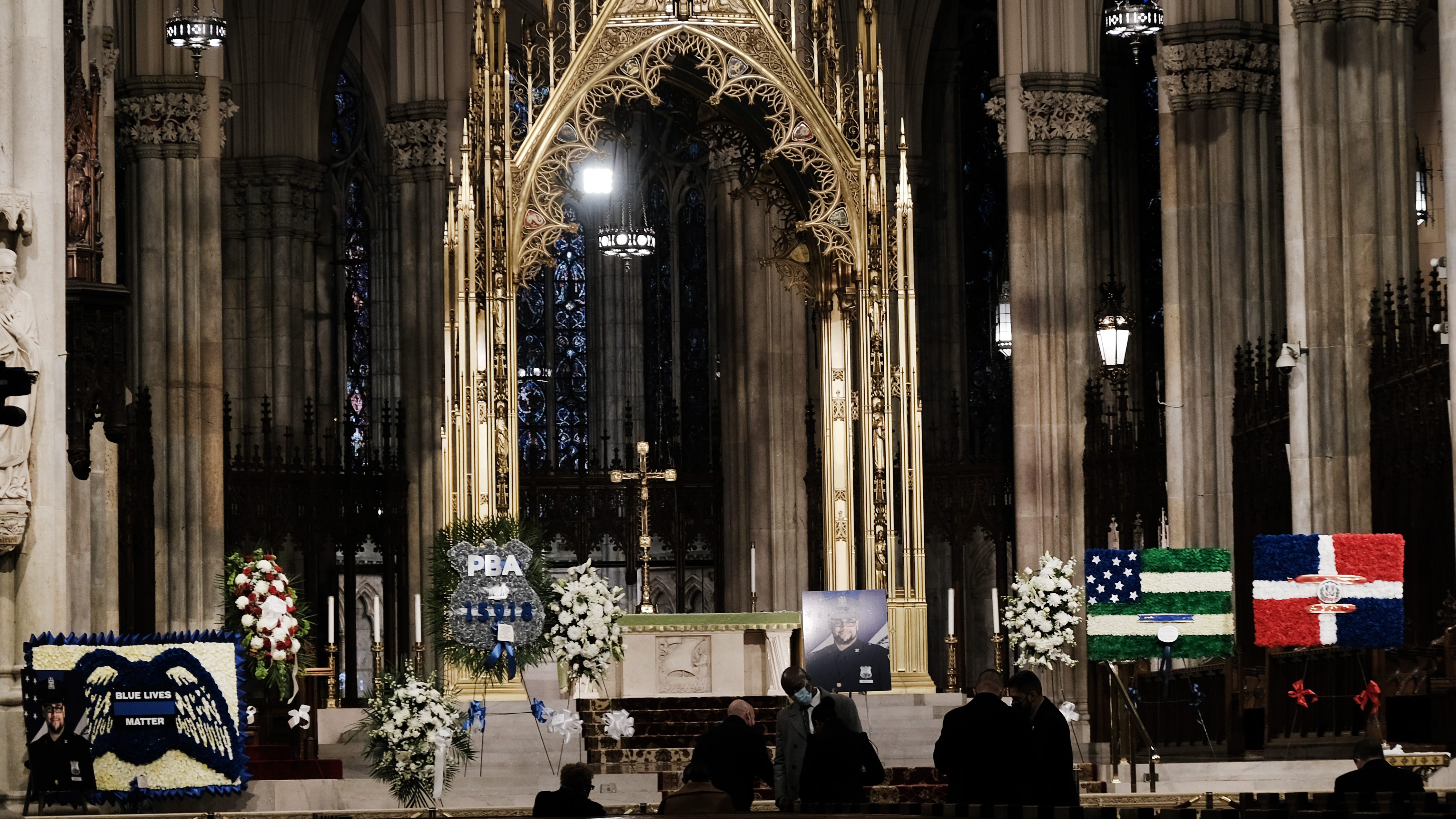 NYC mayor skipping Groundhog Day activities to attend funeral of NYPD officer