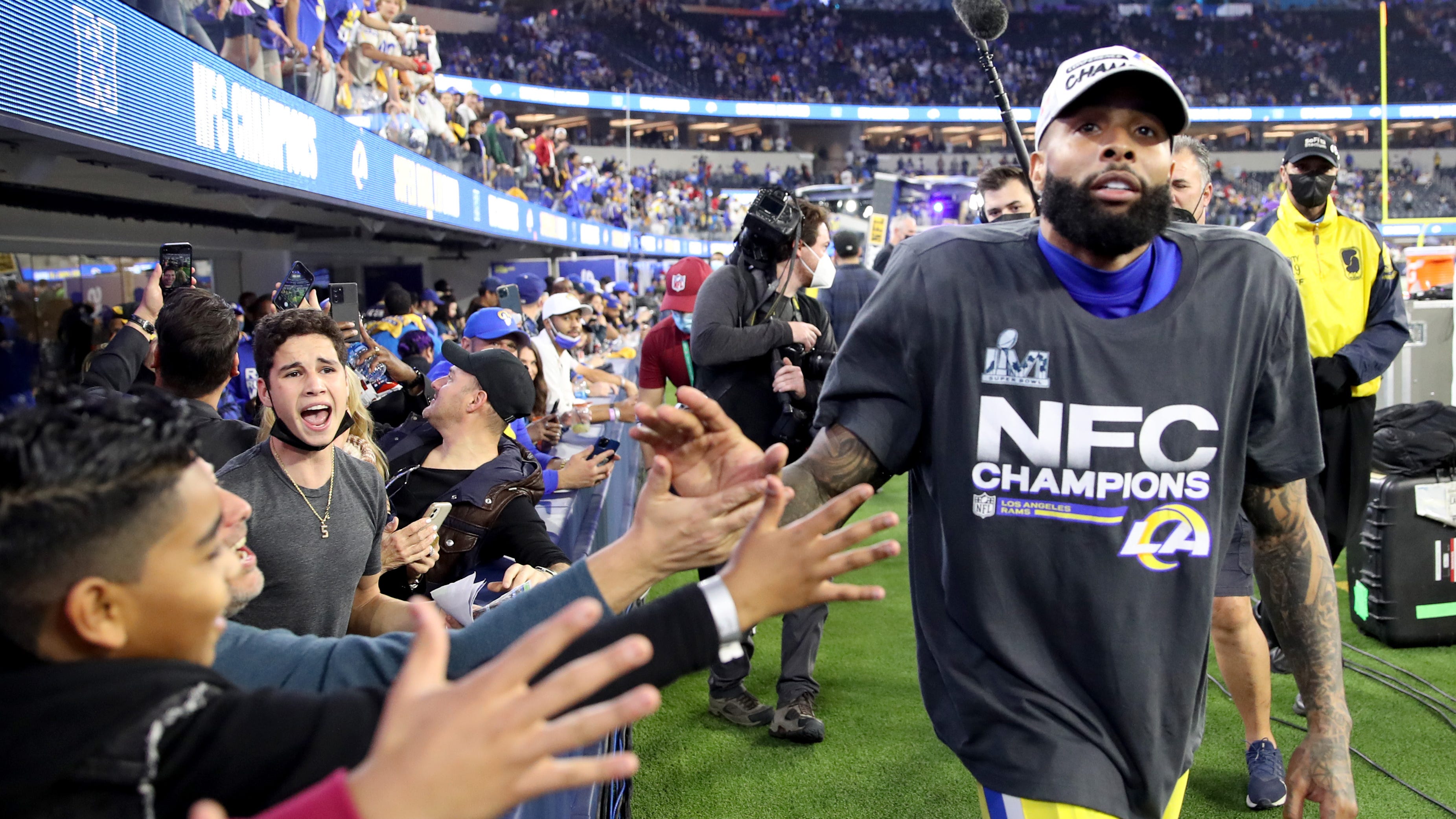 Browns' WR Jarvis Landry surprises Odell Beckham Jr. during virtual press conference, tells him 'Go get that ring'