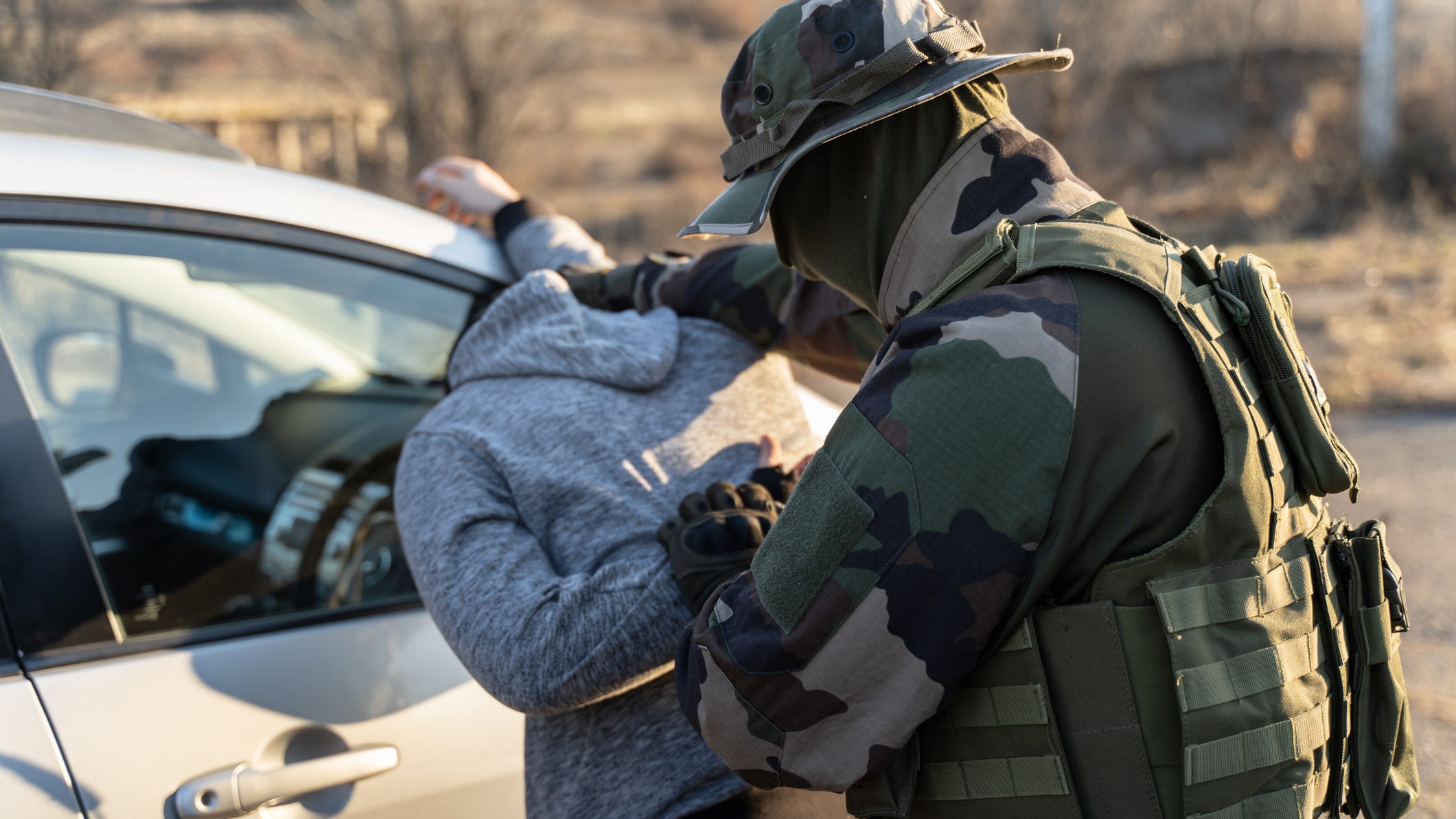 US sets new record for border apprehensions
