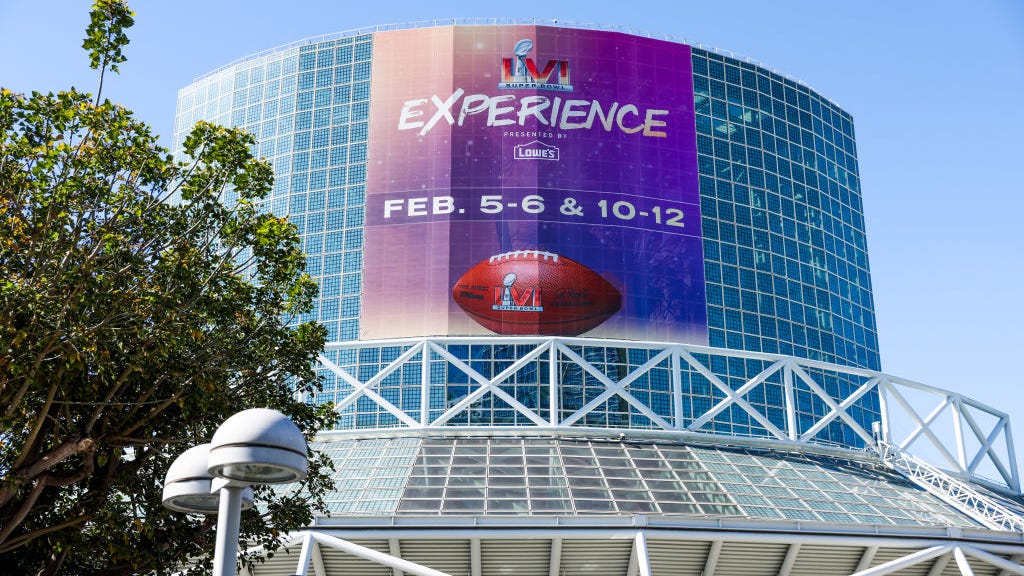 Super Bowl Experience: Earn free entry and fast passes with COVID vaccinations