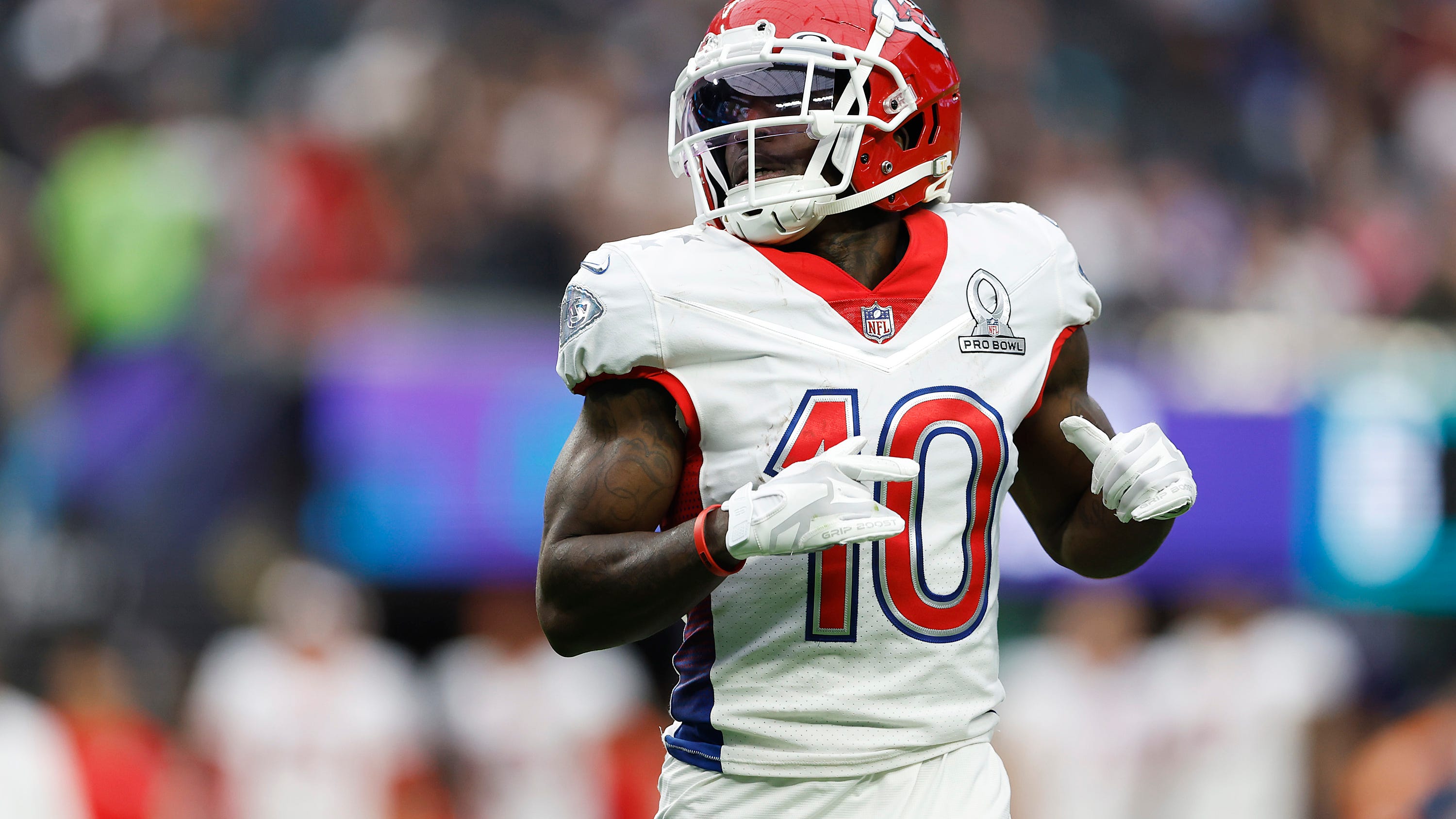 Carton and Roberts have very different reactions to Jets missing out on Tyreek Hill