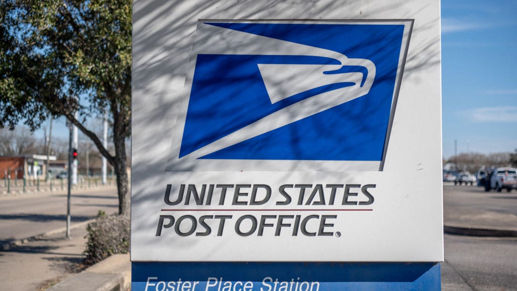 Gun-toting, cocaine-using CT USPS worker pleads guilty to stealing mail: prosecutors