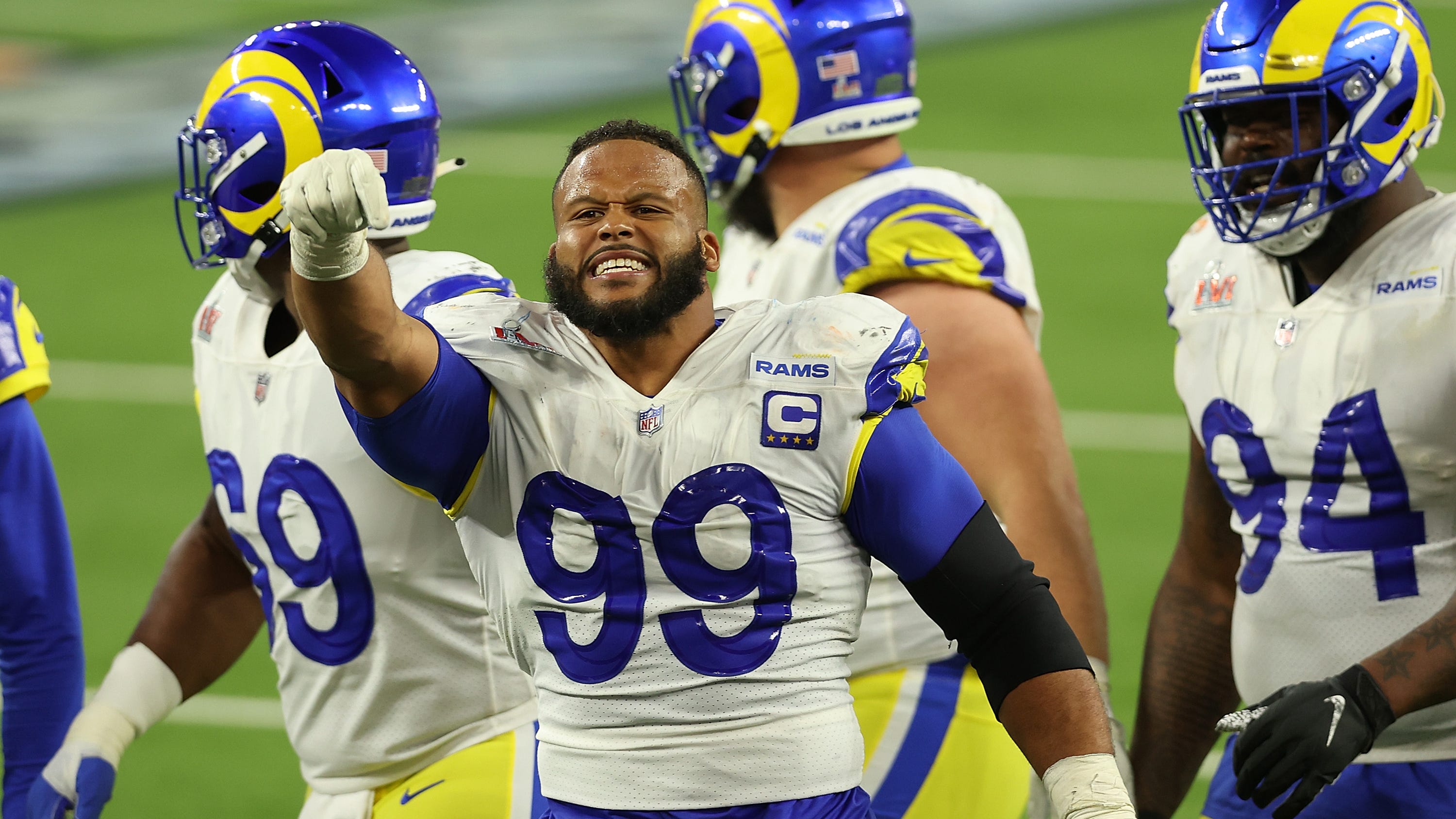 All-Pro Aaron Donald returning to LA Rams with a big raise