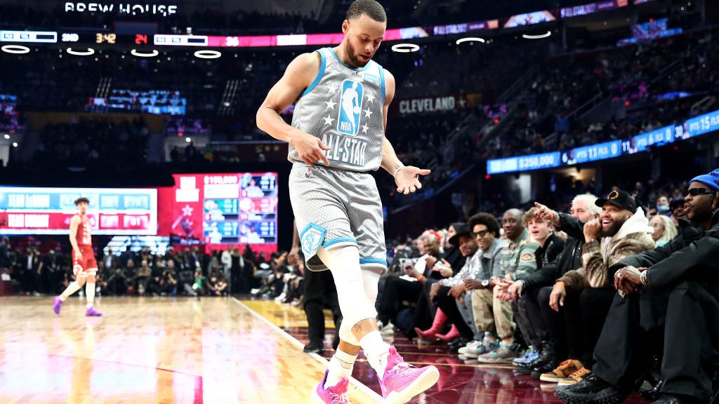 Steph Curry scores 50 in All-Star Game with record 16 3-pointers
