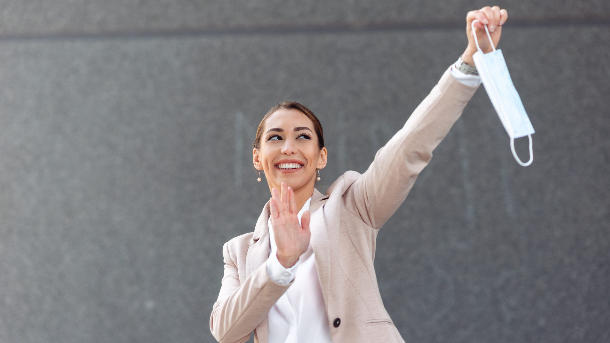 People who think they are attractive are less likely to wear masks, study finds