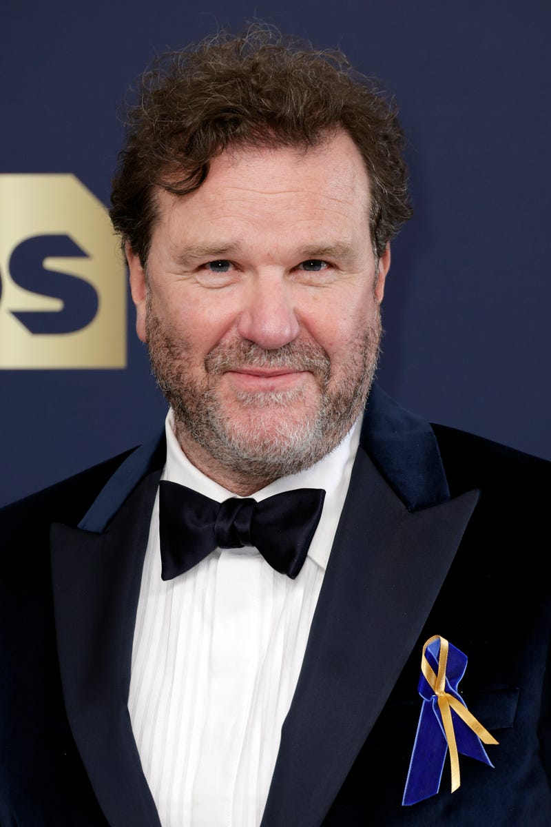 Douglas Hodge attends the 28th Annual Screen Actors Guild Awards at Barker Hangar on February 27, 2022 in Santa Monica, California. 