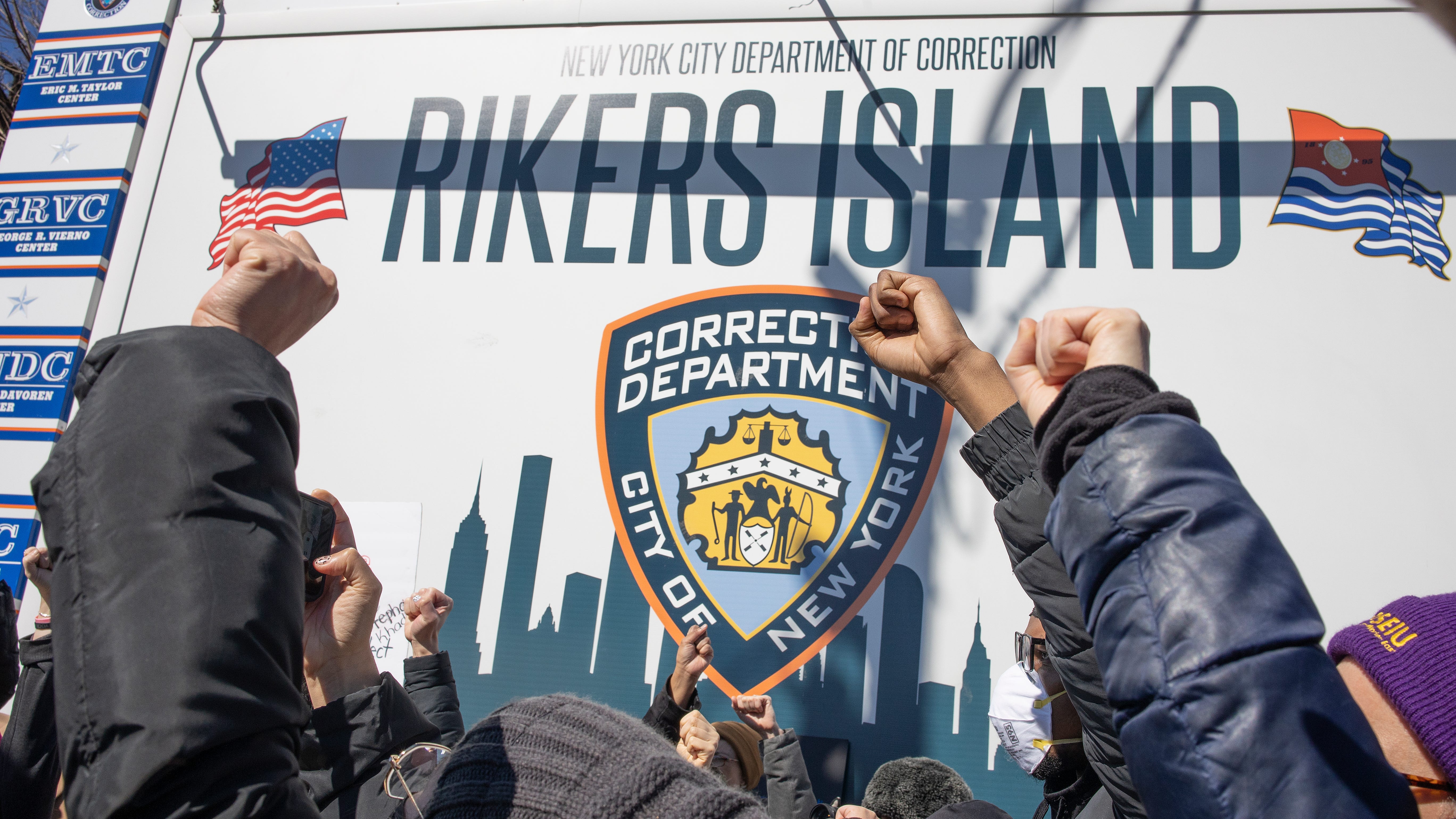 Incarcerated man found dead in cell marks 6th Rikers Island death this year