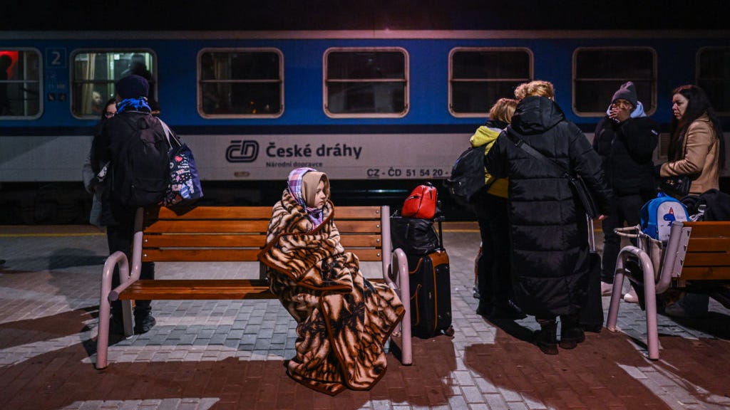 Apple Valley couple trying to help family in Ukraine flee Russian fighting