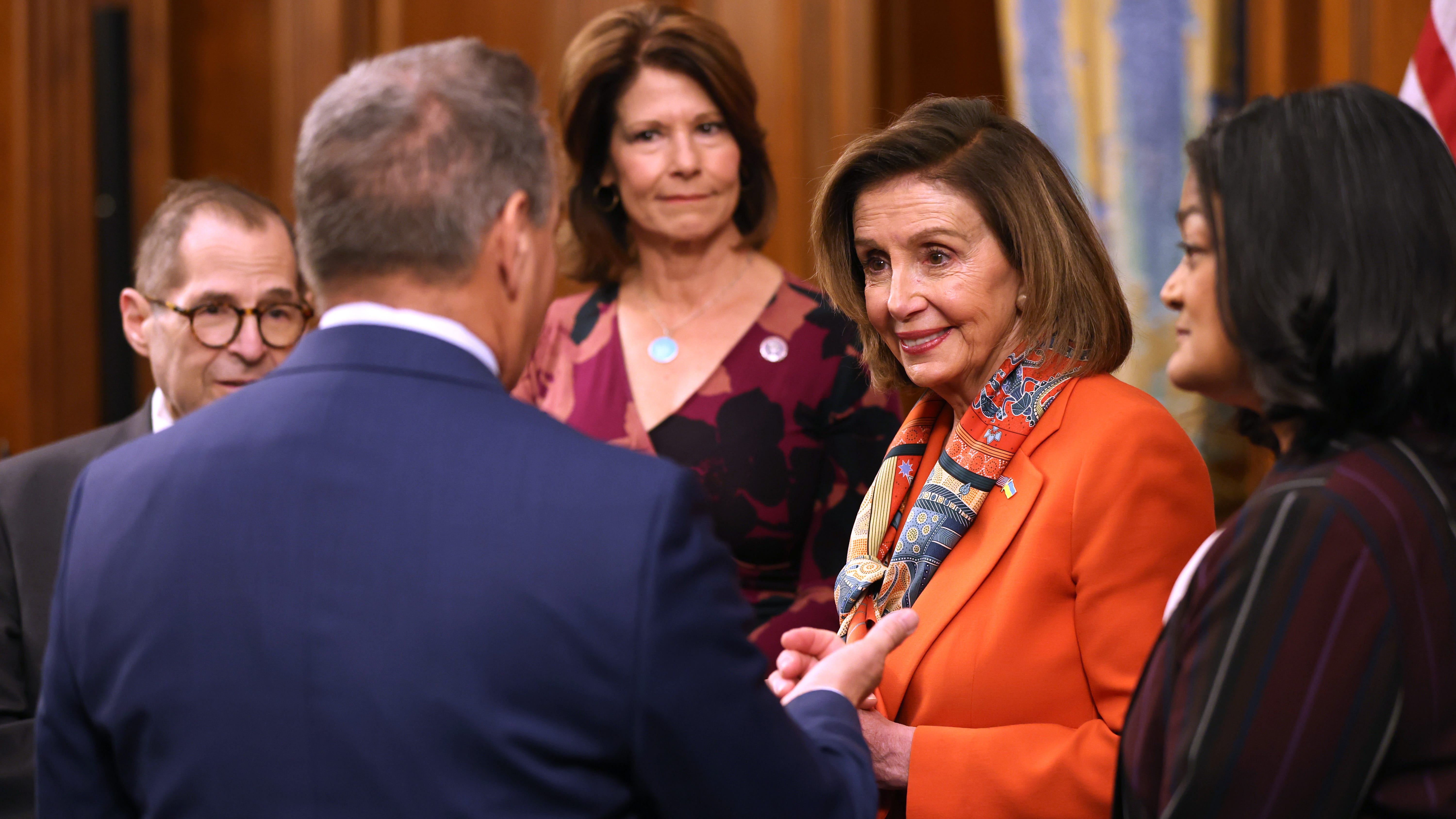 Democrats push for 1st semi-automatic gun ban in 20 years