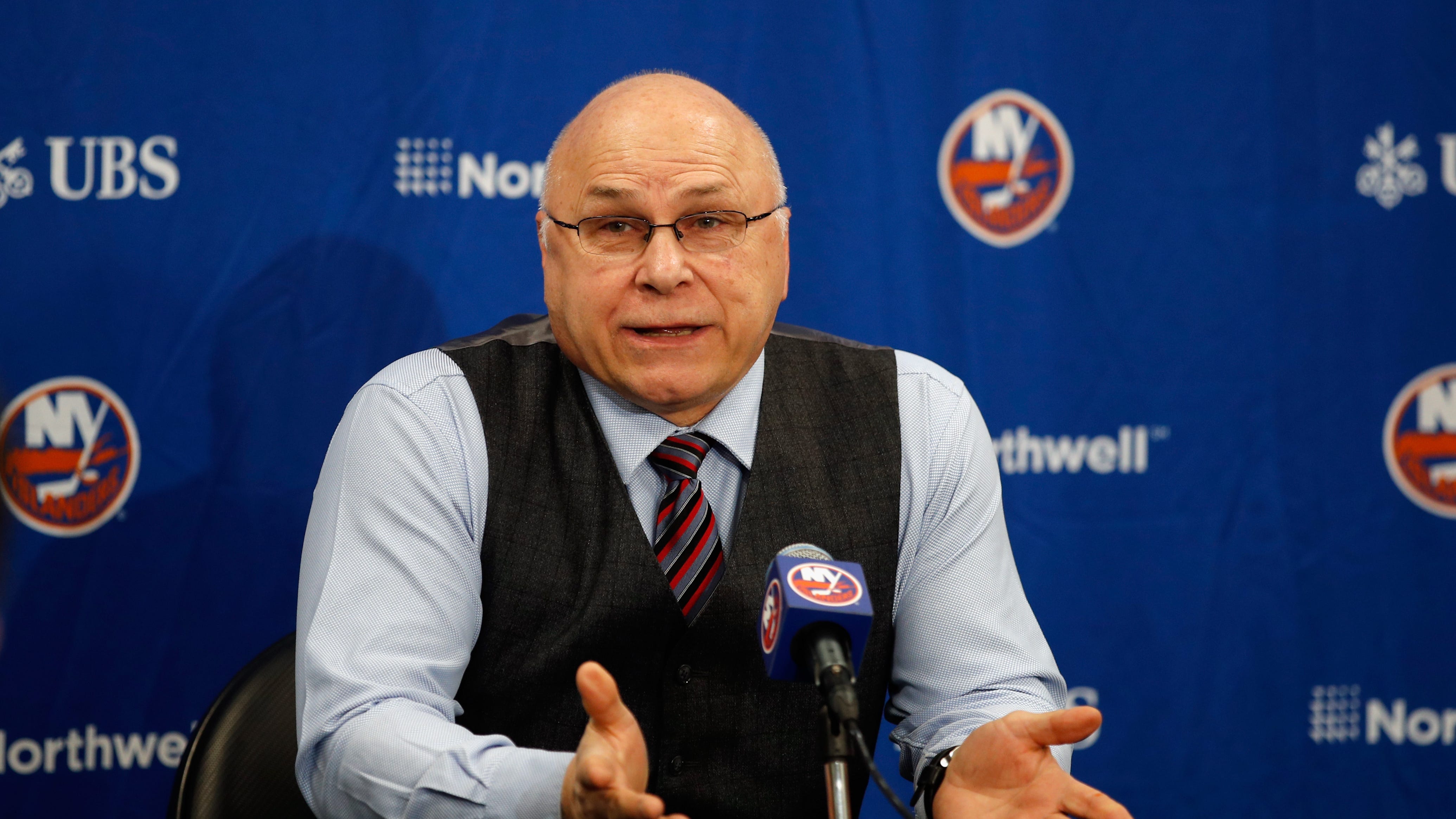 BREAKING: Islanders relieve Barry Trotz of head coaching duties