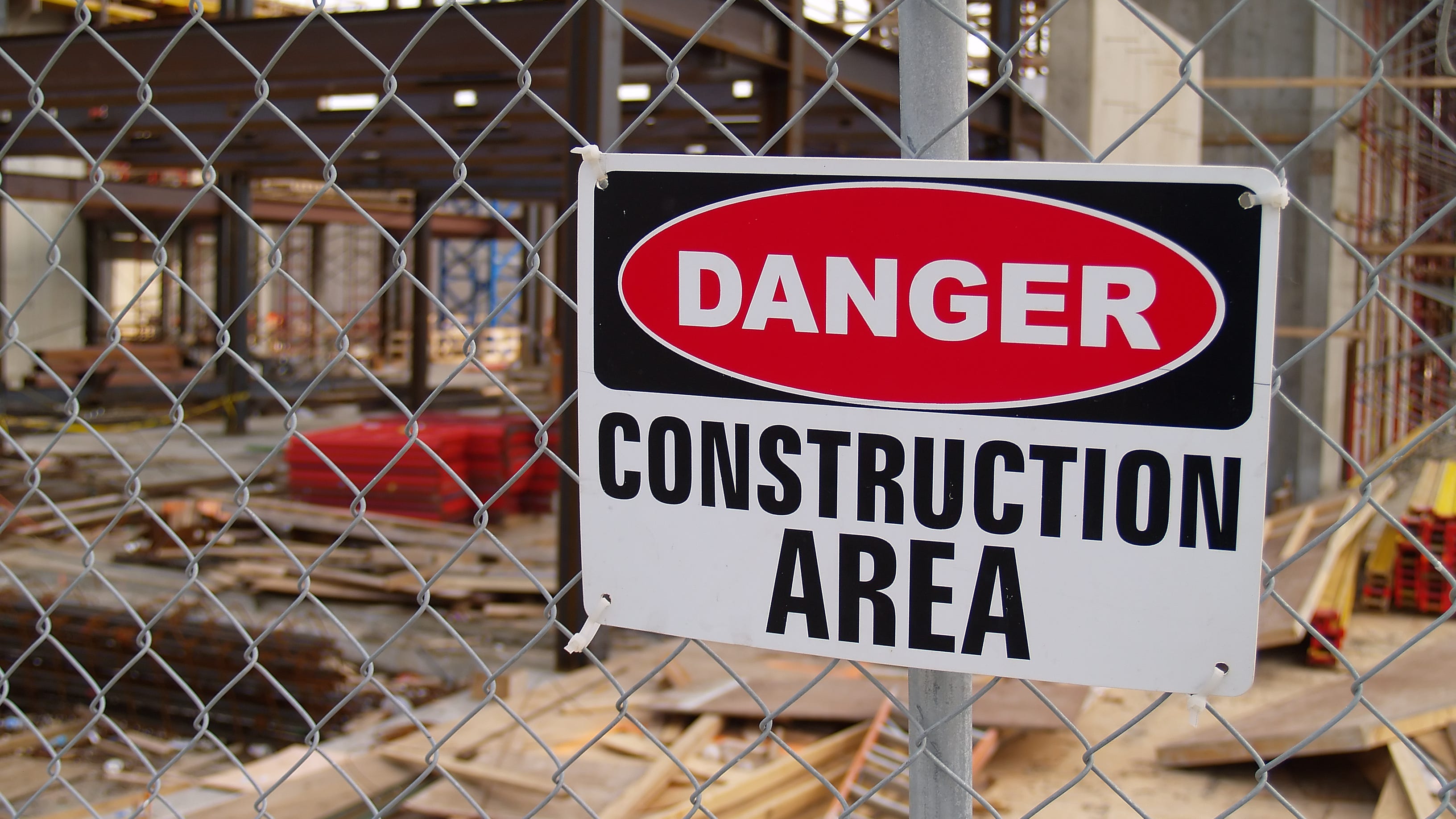 Construction worker killed in fire while mom watches it on Facebook live