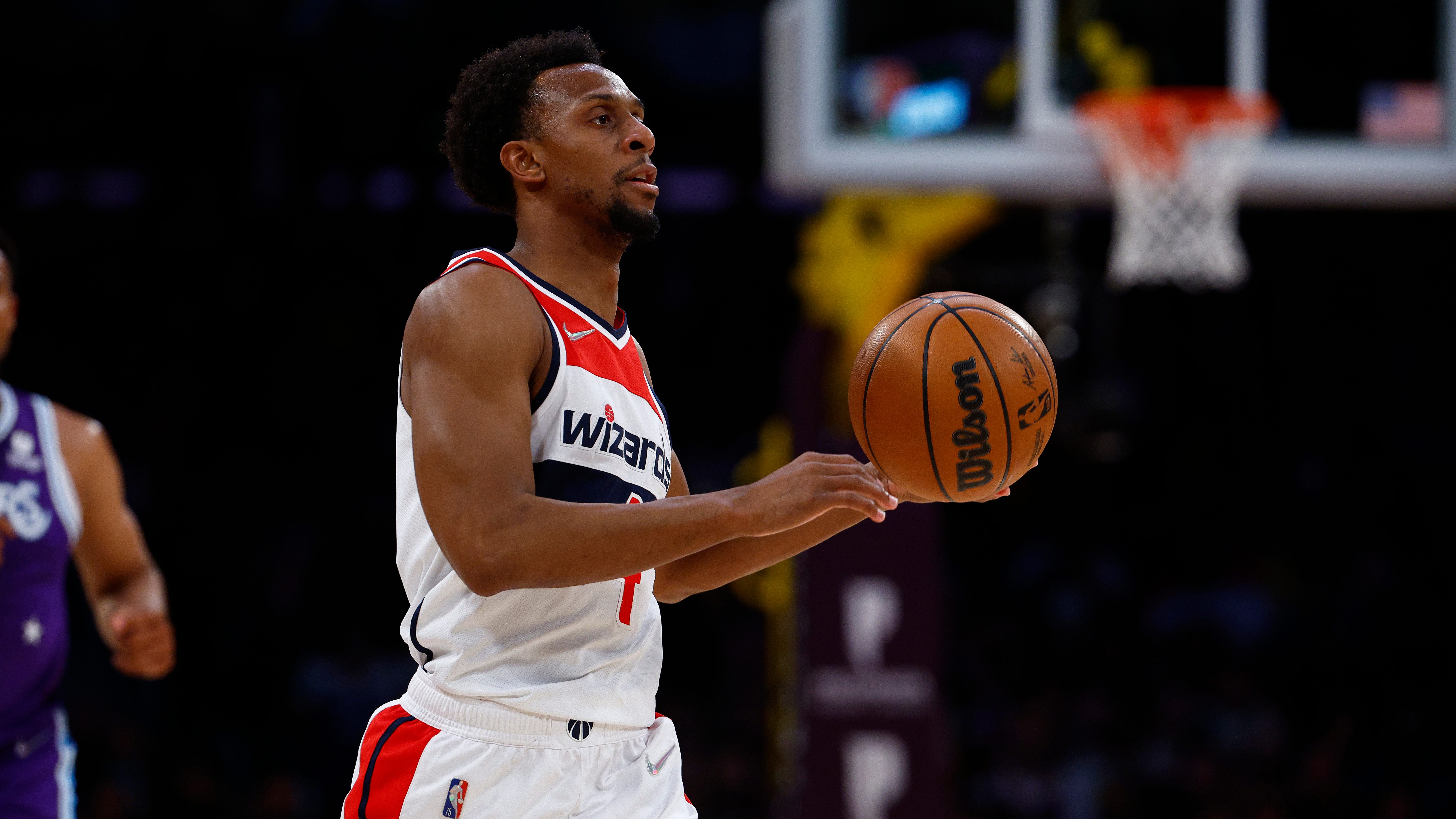Ish Smith makes NBA history by joining his 13th team