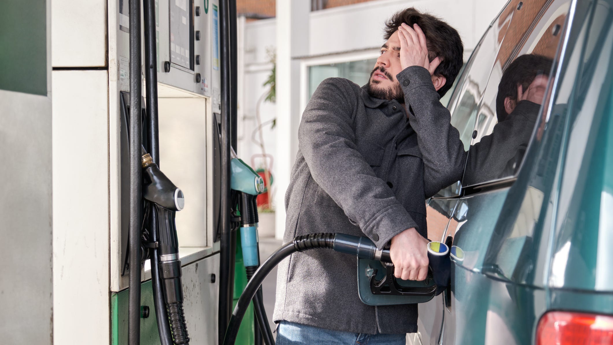 Gas prices rise for the first time in 99 days