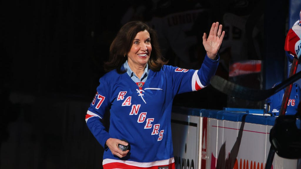 VIDEO: Hochul gets booed during puck drop at Rangers MSG game