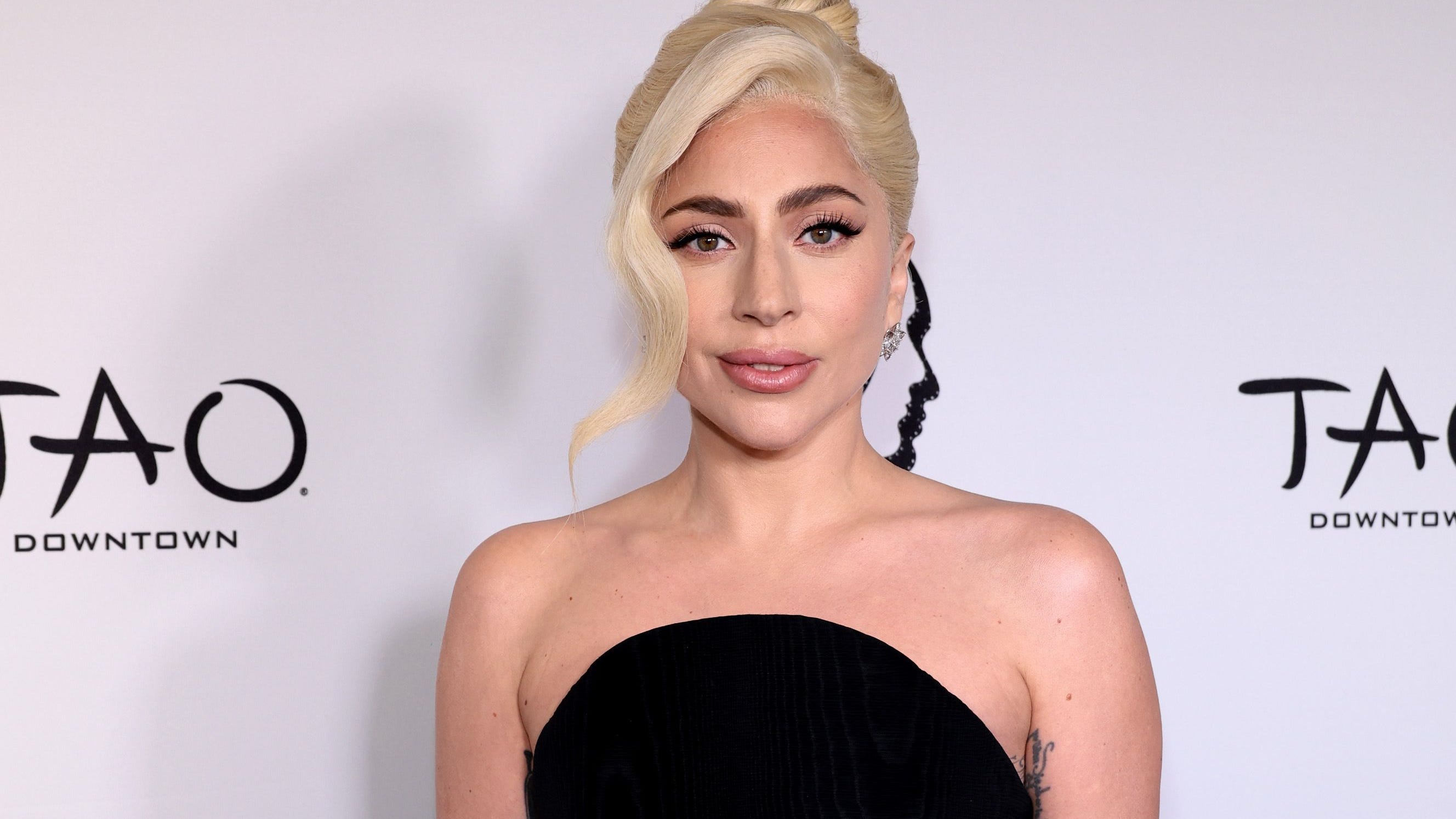 Court documents reveal Lady Gaga's dog walker fought back attackers with champagne bottle: report