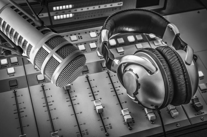 radio studio 