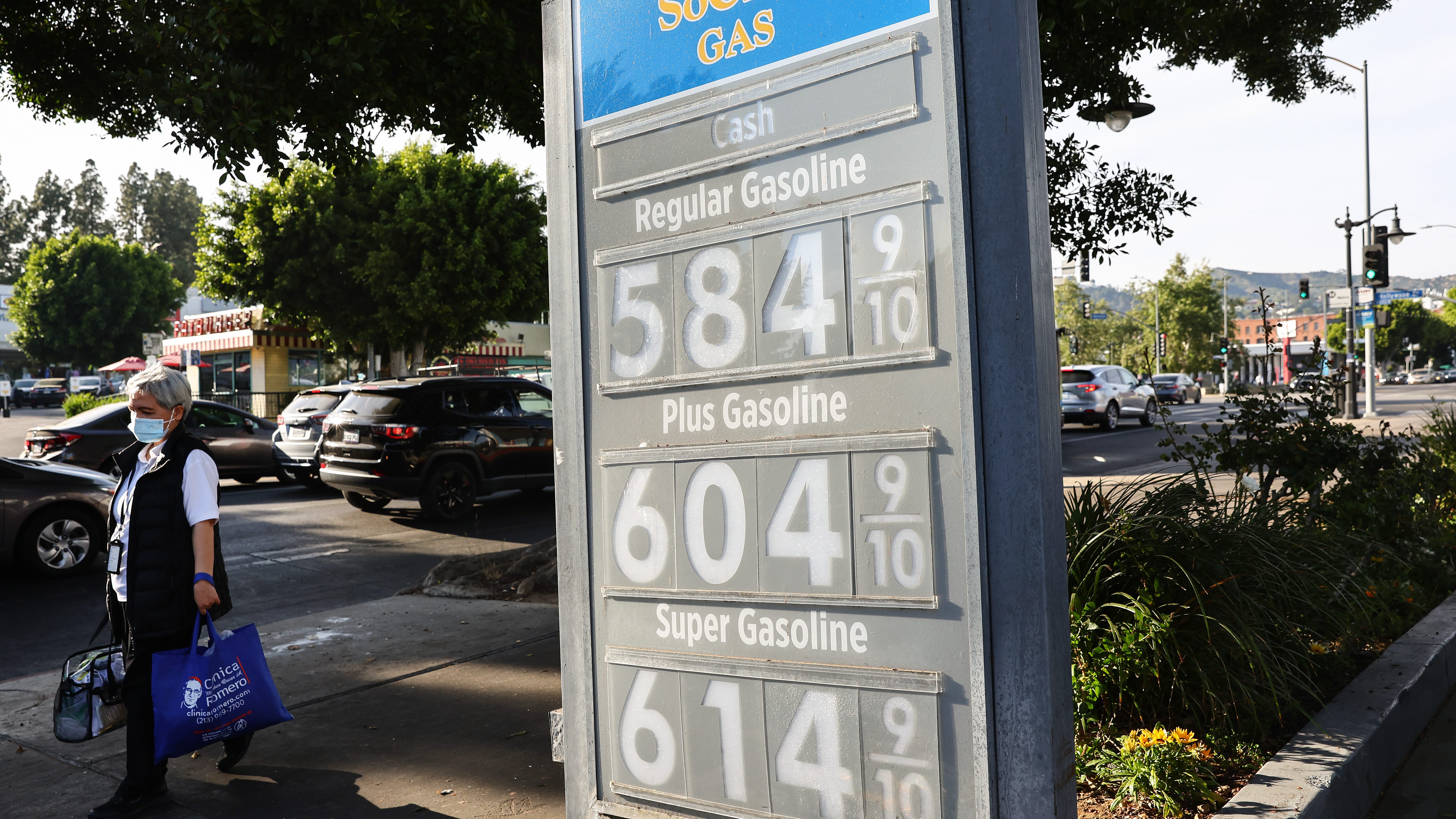 Gas prices drop for 34th straight day