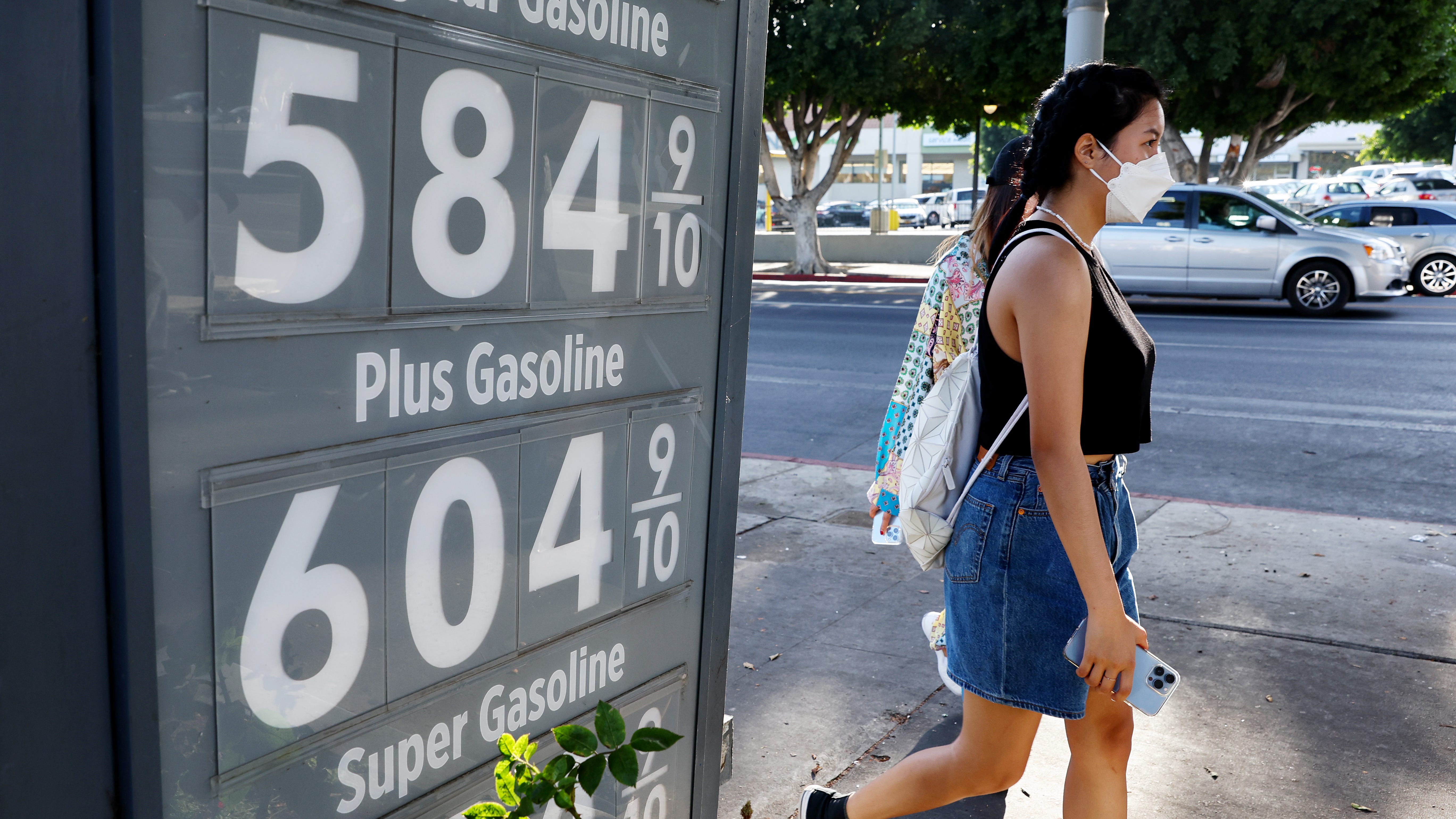 When California drivers must register cars to be eligible for gas rebate