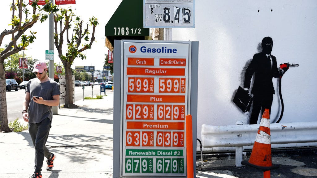 Average L.A. County gas price drops for 22nd consecutive day