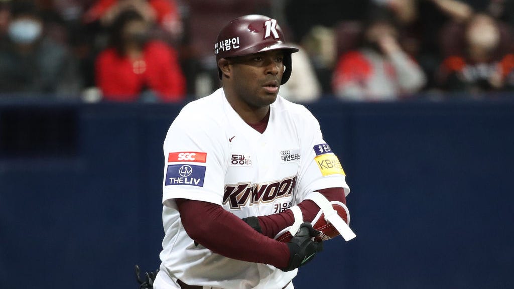 Former Dodgers player Yasiel Puig to plead guilty to lying to federal agents