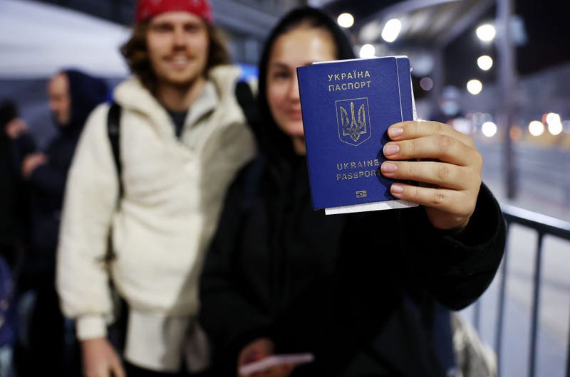 Ukrainian refugee seeks asylum at U.S.-Mexico border