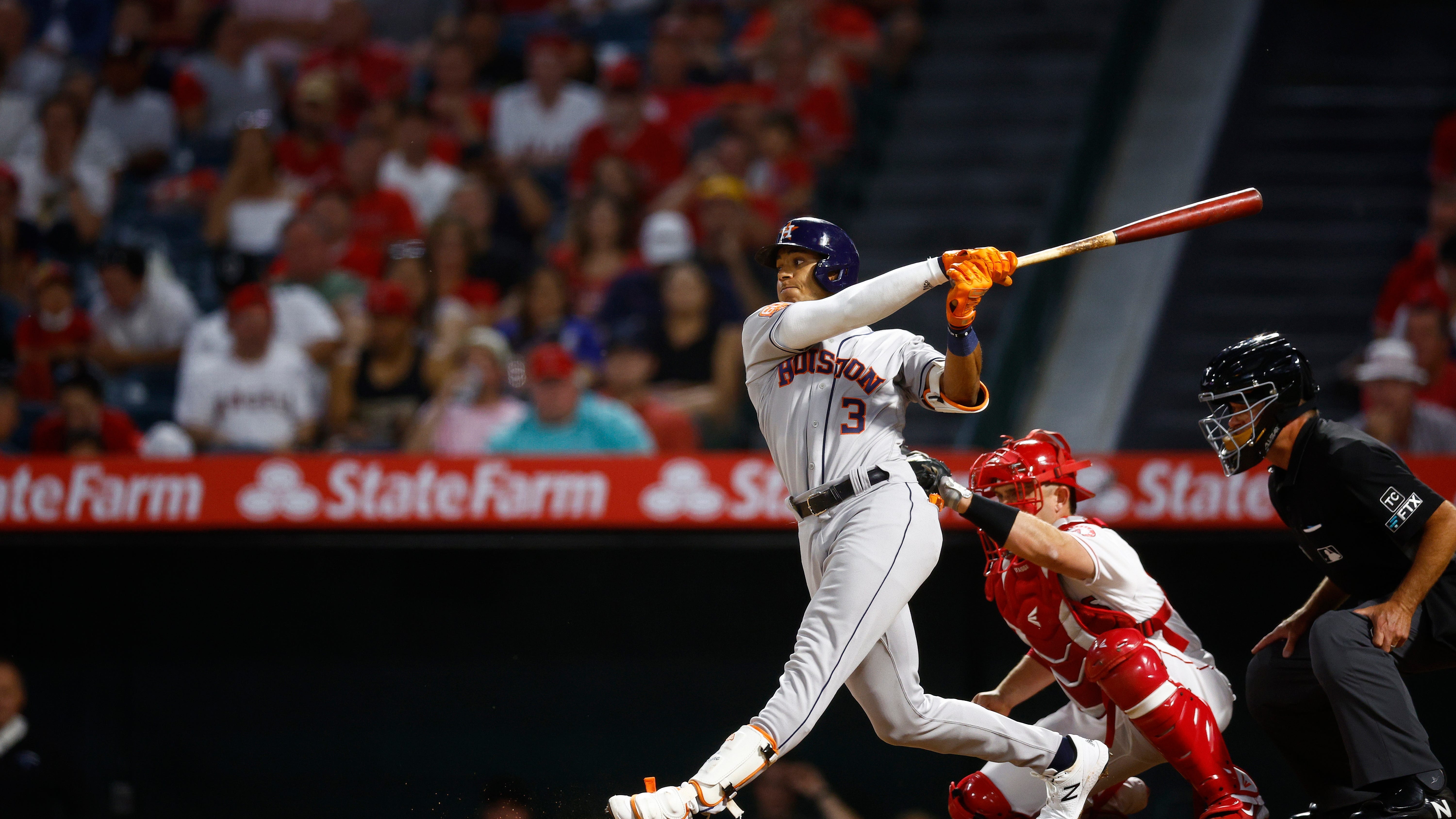 Astros rookie Jeremy Peña slugged first homer while parents were being interviewed
