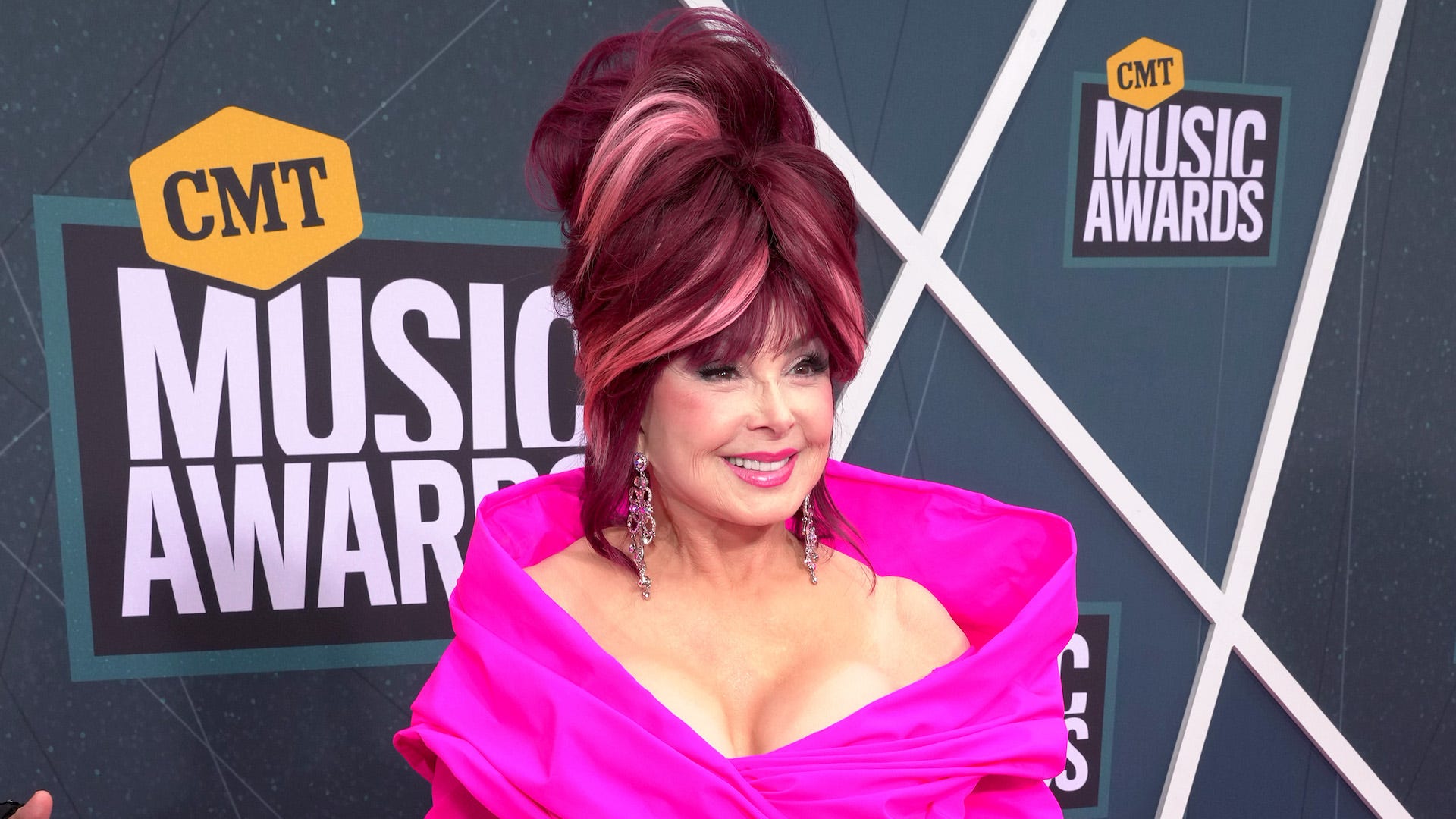 The Judds' Naomi Judd dies at 76, daughters citing 'disease of mental illness'