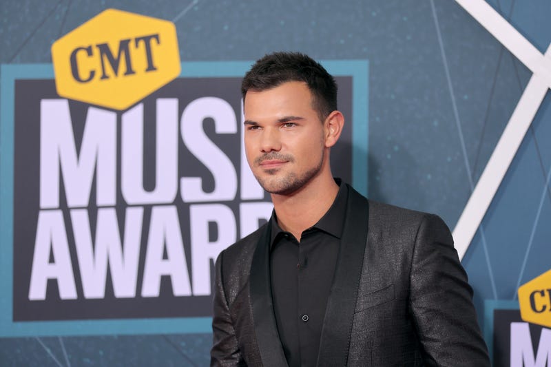 Taylor Lautner