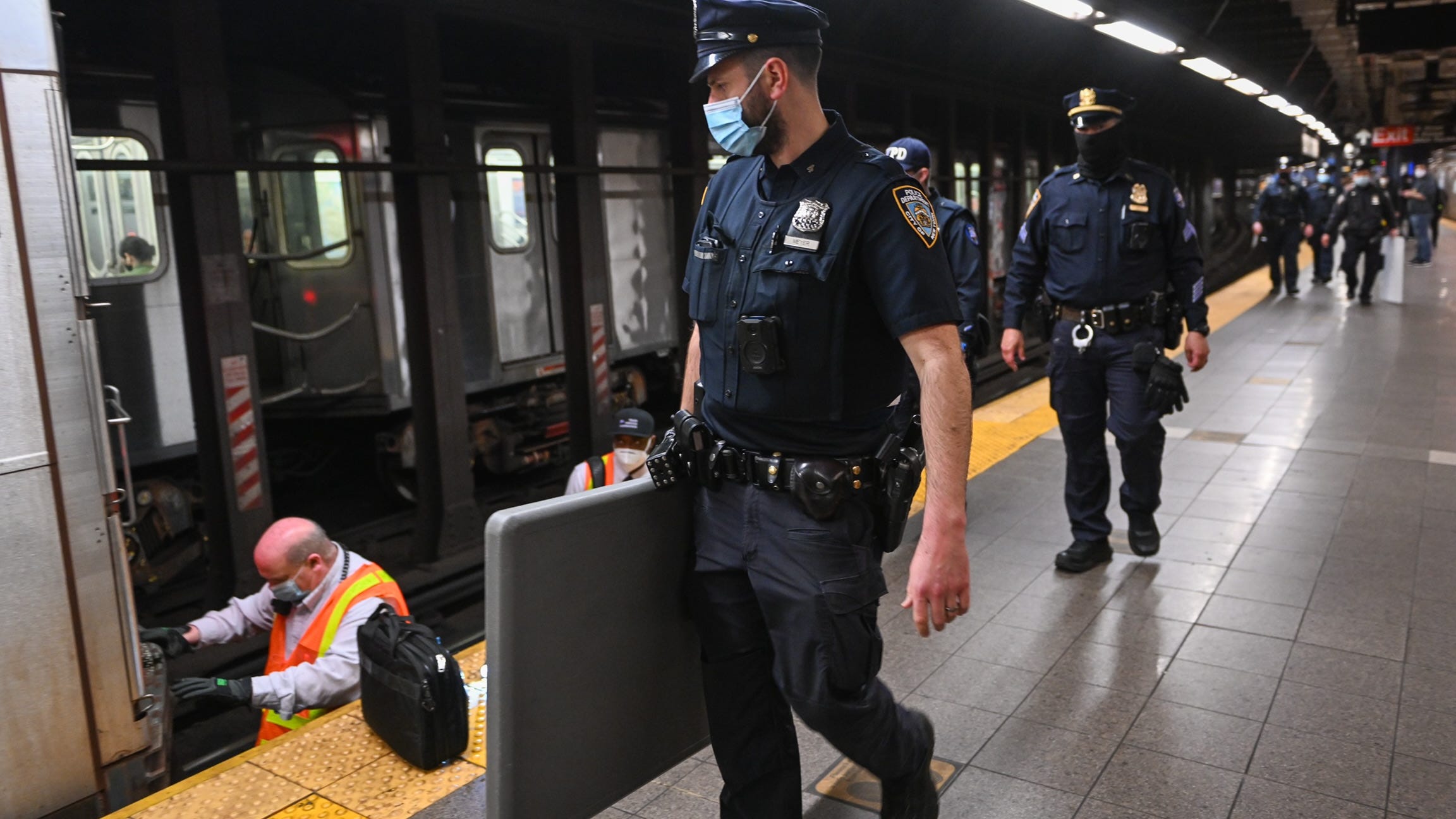 18-year-old arrested for fatal shooting of boy, 15, at Far Rockaway subway station