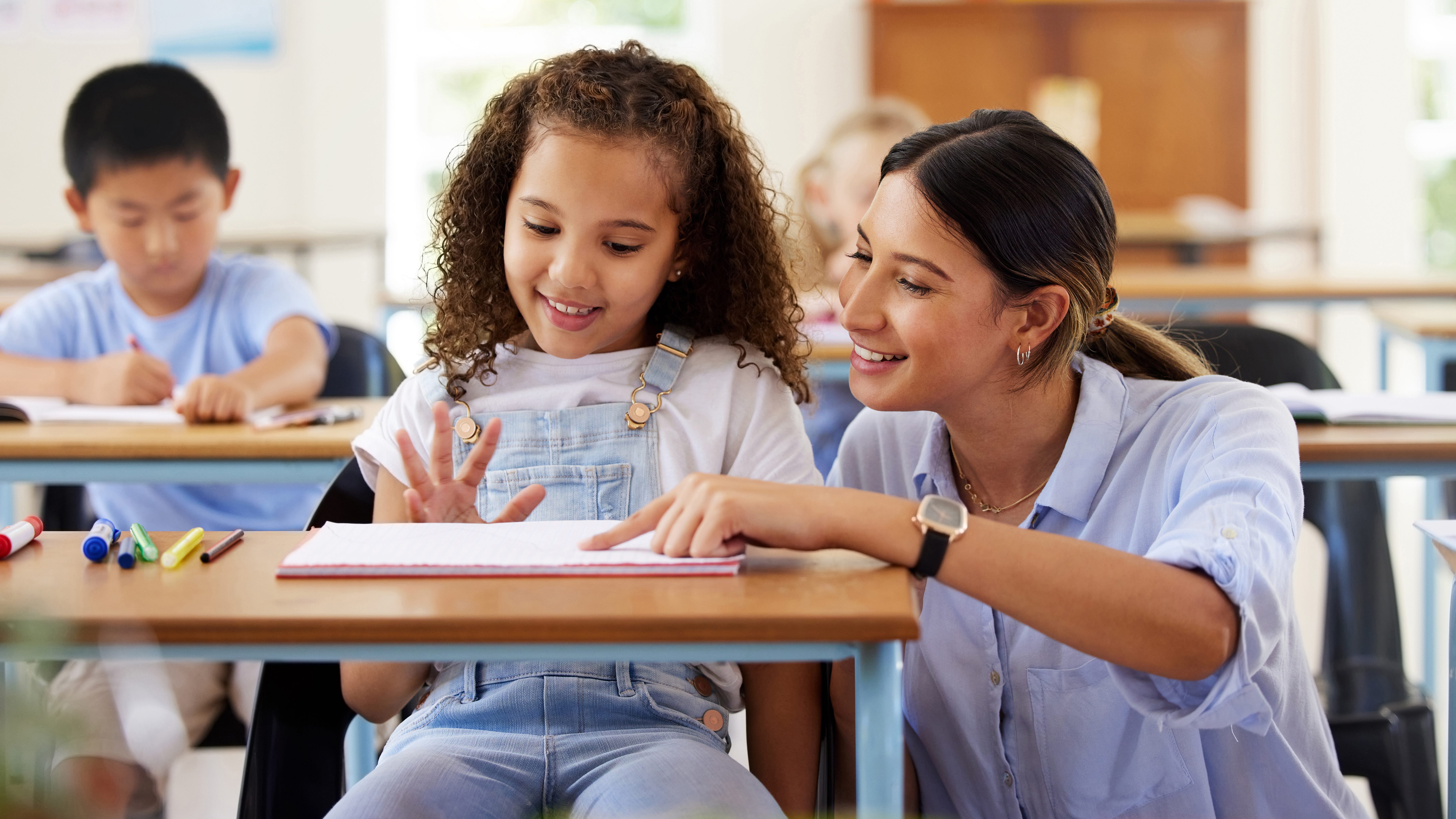 Organization aims to combat Illinois' teacher shortage by offering support, mentorship
