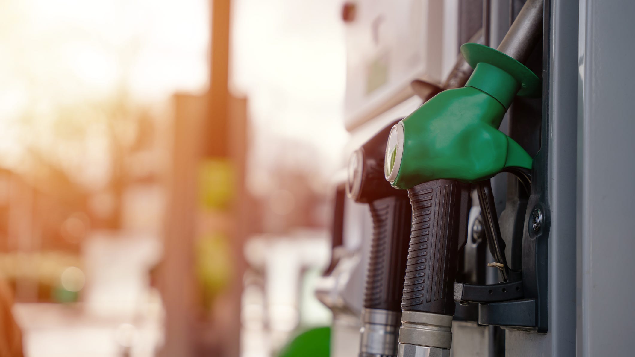 Gas prices shoot up in NJ, around nation amid mild weather