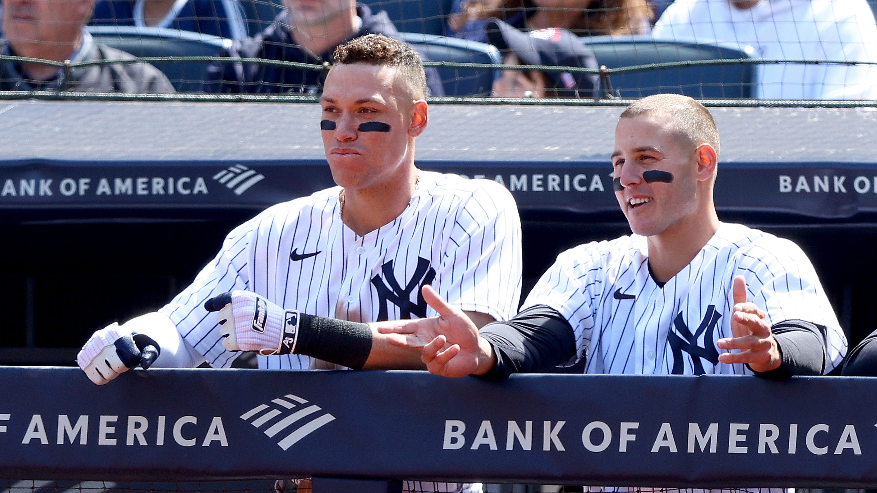 Aaron Judge: Anthony Rizzo sent texts, dog pics 'every day' to lure him back to Yankees