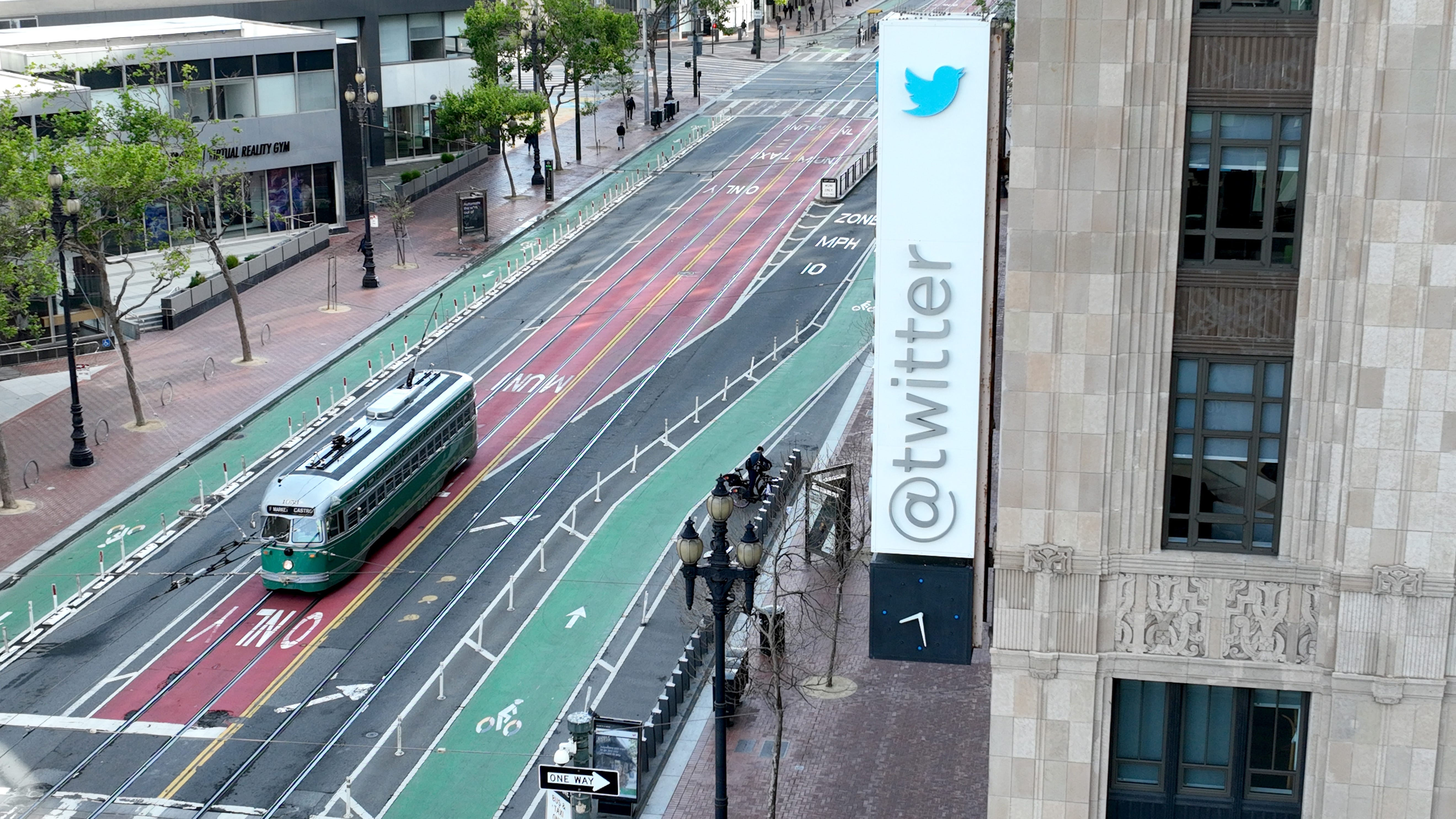 Twitter's SF headquarters causes platform to have 'strong left bias', Musk says