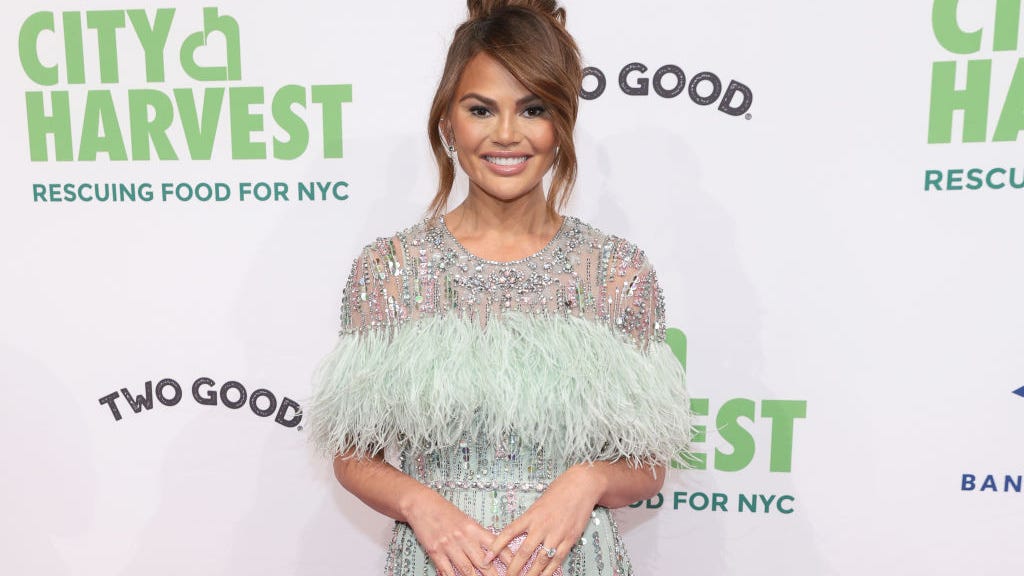 Chrissy Teigen responds to online comments about 'changing' her face: ‘You guys are somethin’’