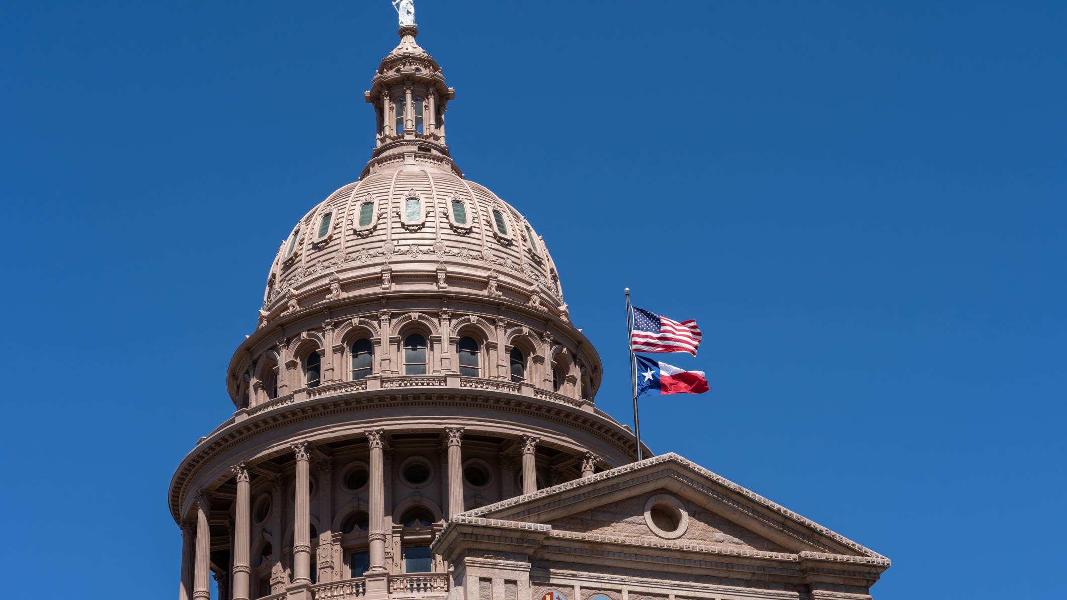Texas lawmaker says state should get to shoot down spy balloons