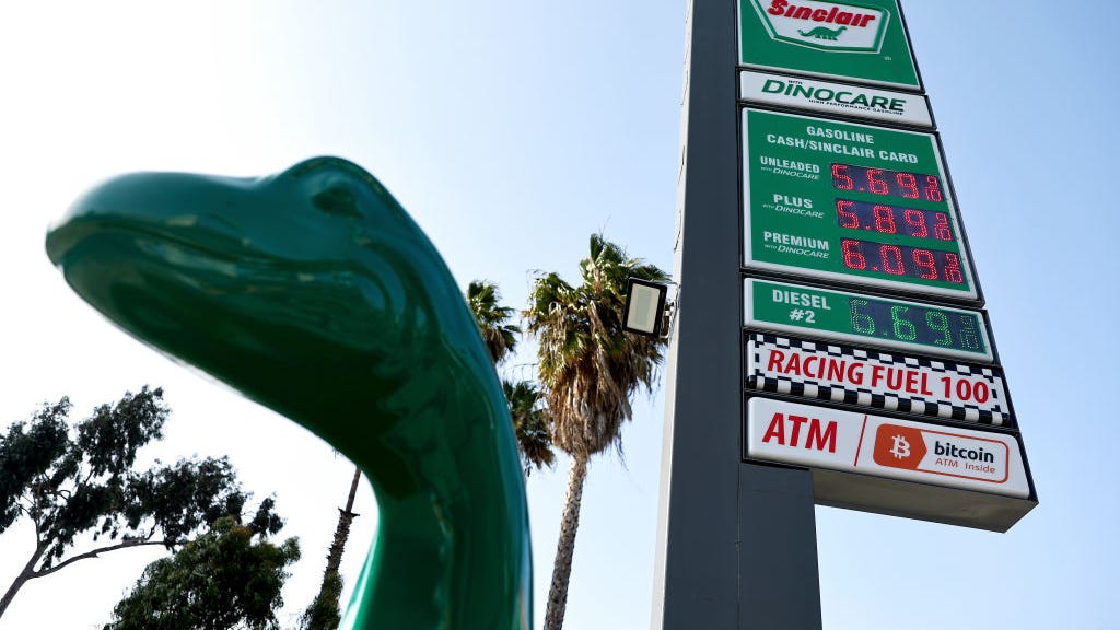 Average L.A. County gas price drops to lowest since March 7