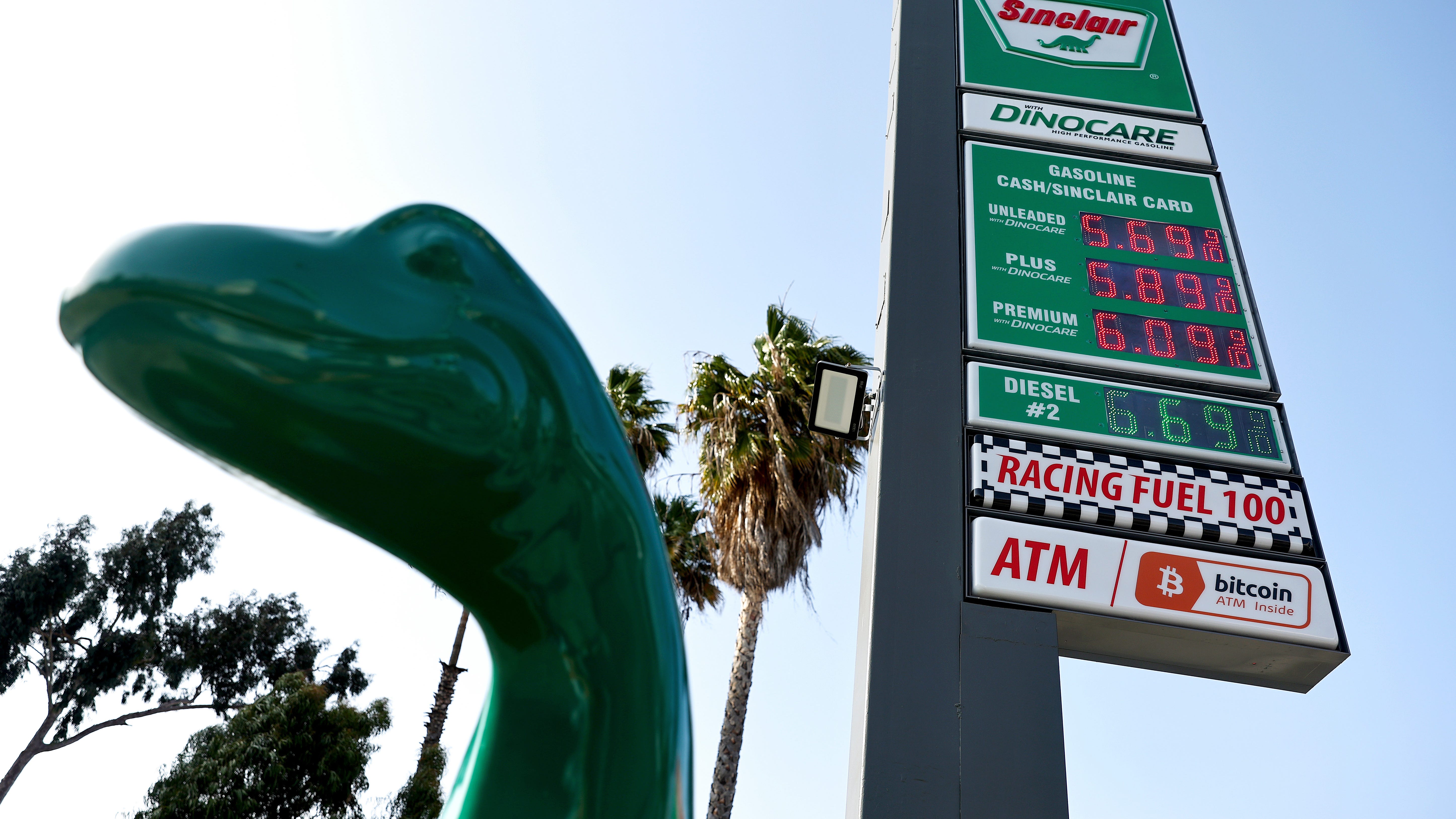 Average L.A. County gas price drops to lowest amount since May 4