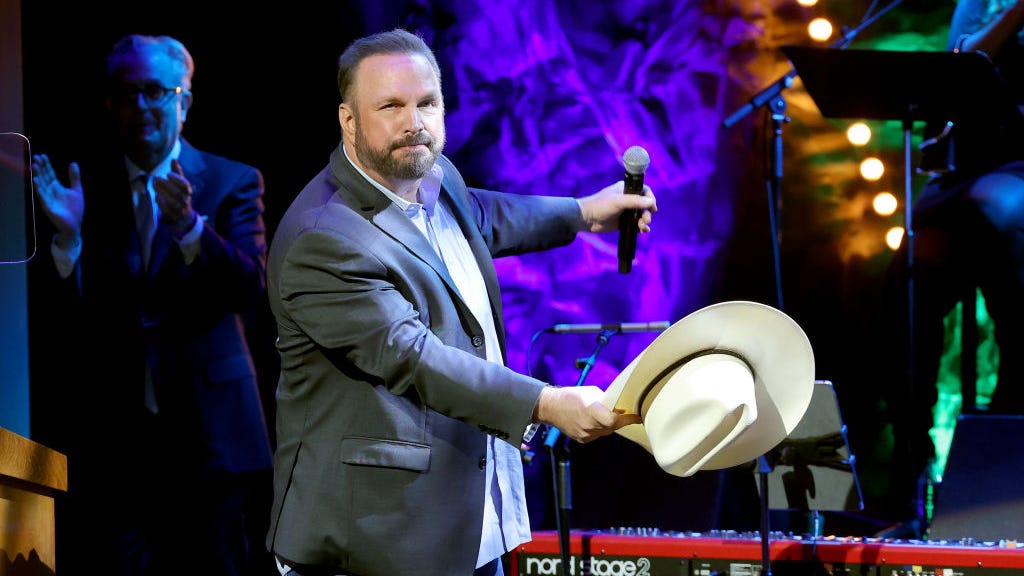 It's showtime for Garth Brooks at Highmark Stadium