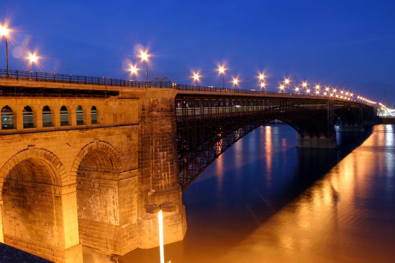 MetroLink light rail lines cross over the Eads Bridge from Illinois to Missouri