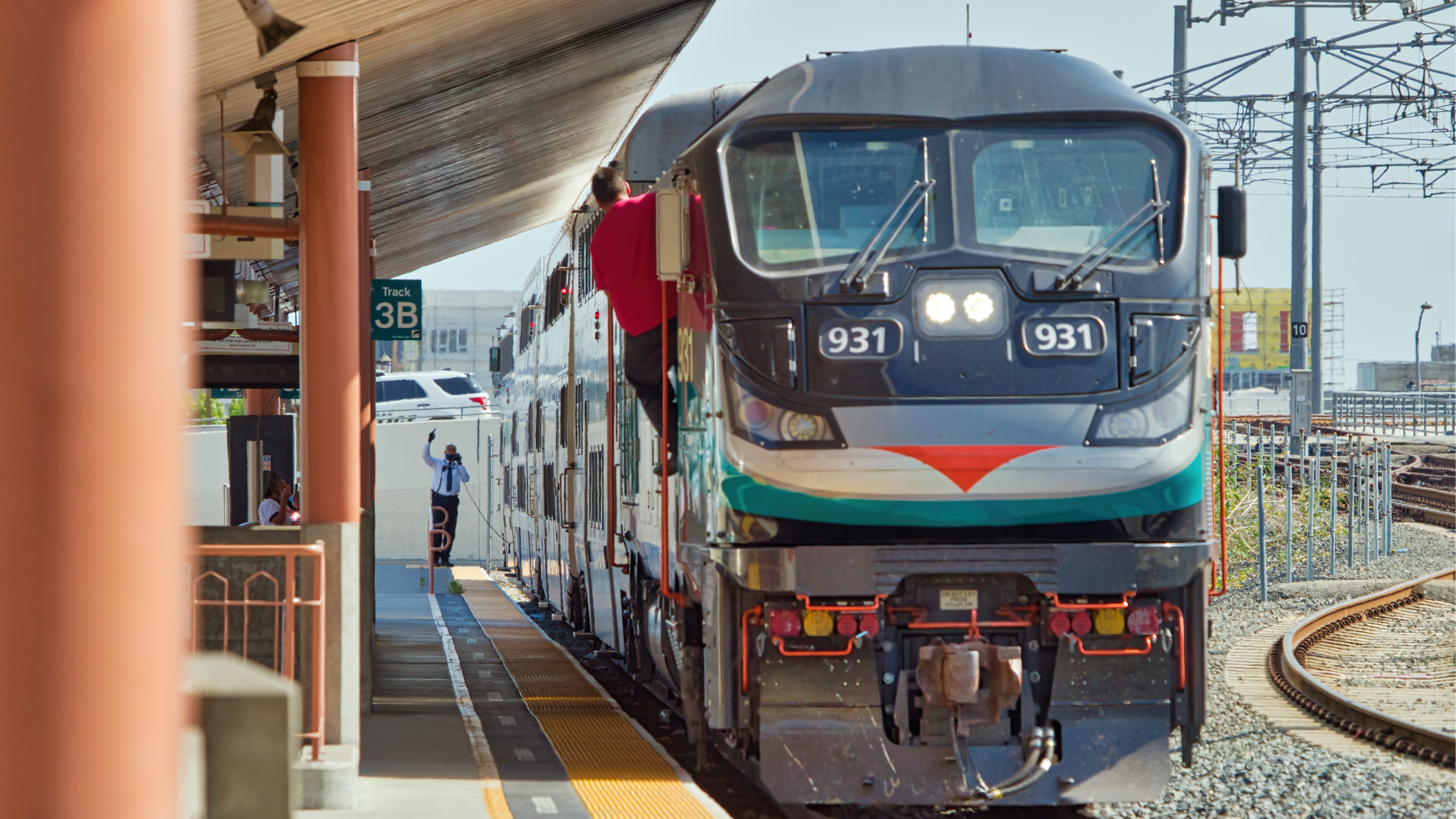LA City Council considers relocating Sun Valley Metrolink station