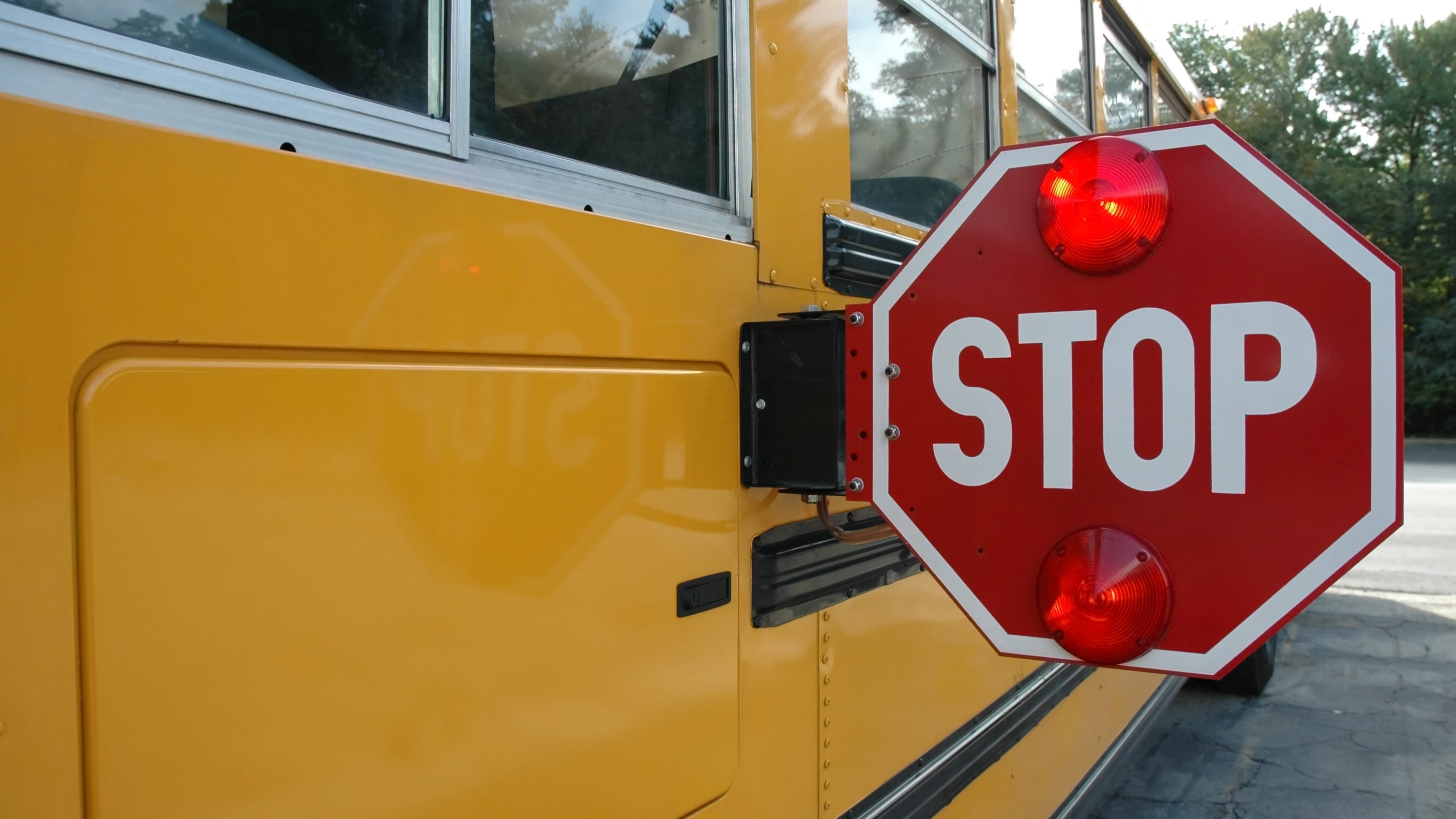 Bus driver shortage creates mass chaos for East Aurora School District 131