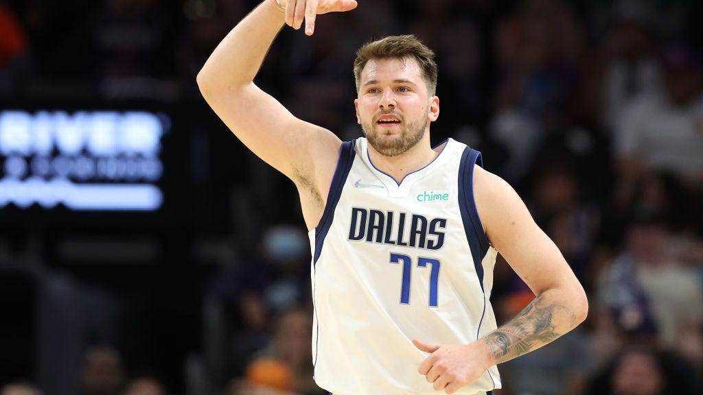 Luka Doncic, Mavs heading to WCF after destroying Suns 123-90
