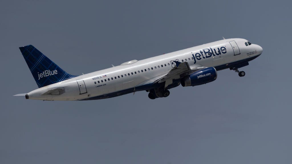 Modesto man allegedly groped 2 women during JetBlue flight