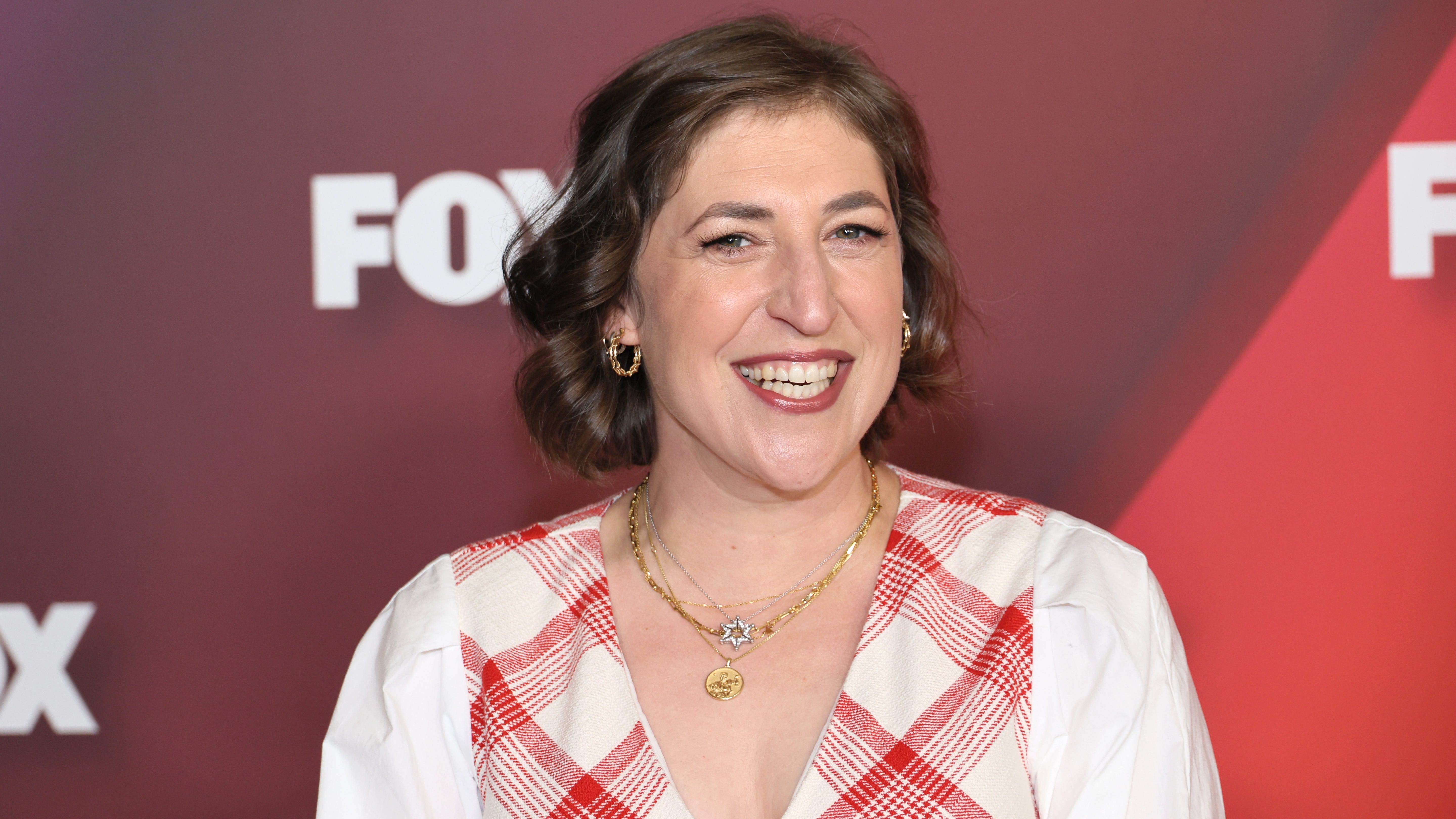 Mayim Bialik reveals the unconventional photo she chose for her ‘Jeopardy!’ ID