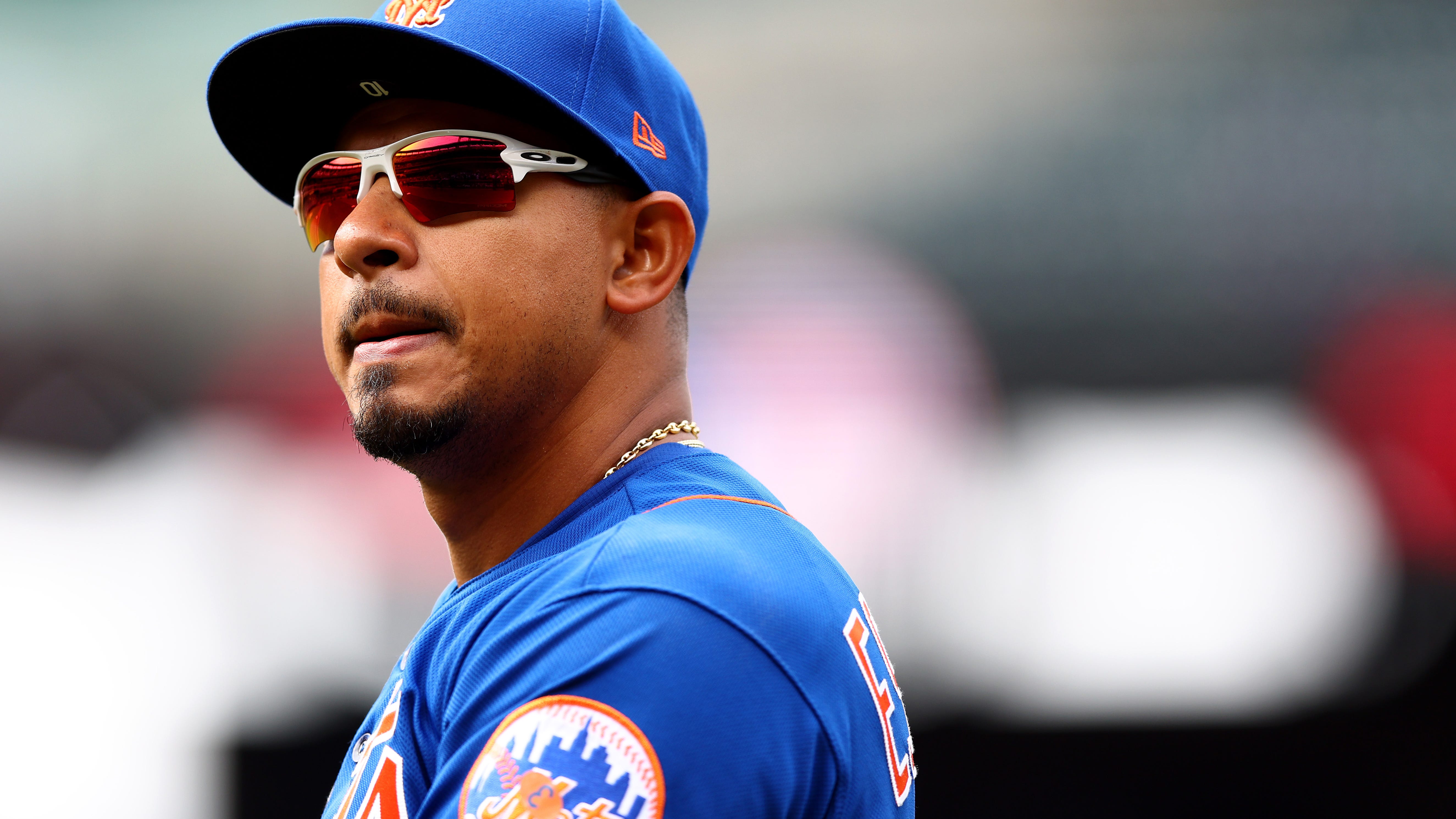 Eduardo Escobar won't open his 10-year champagne bottle until Mets win World Series